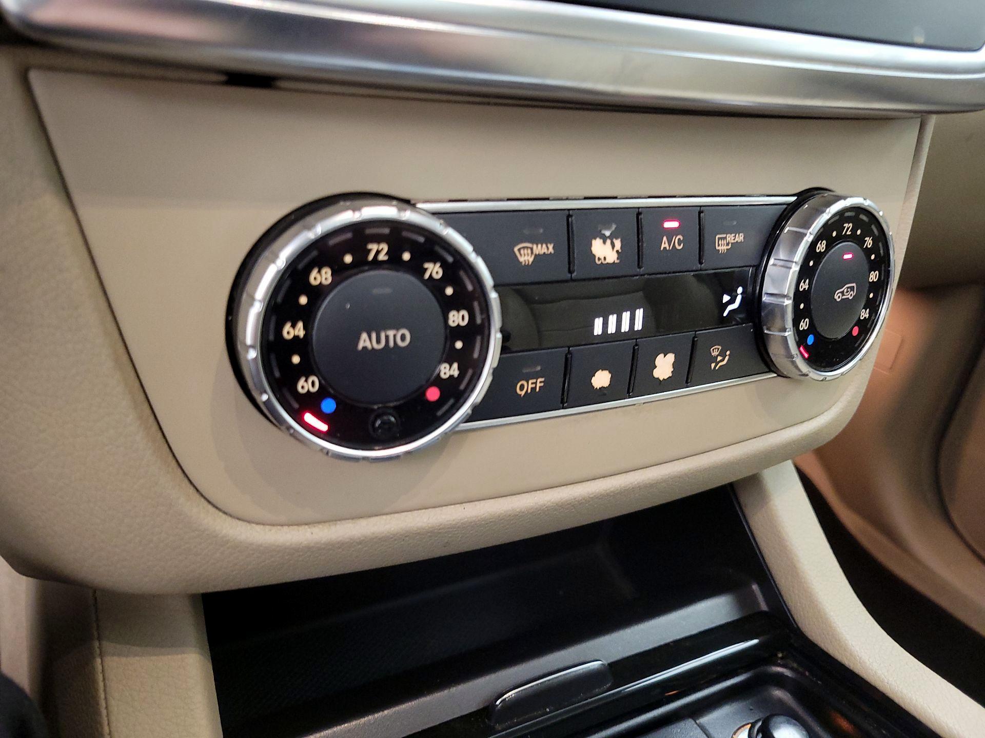 Thumbnail: 2015 Mercedes-Benz M-Class - 17