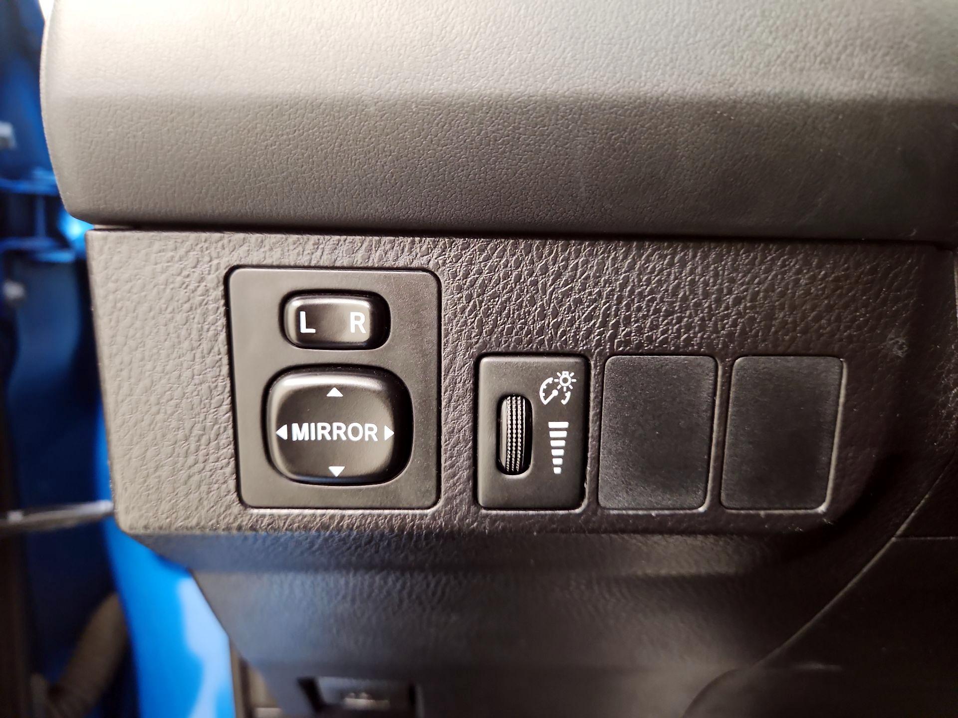 Thumbnail: 2016 Toyota RAV4 - 13