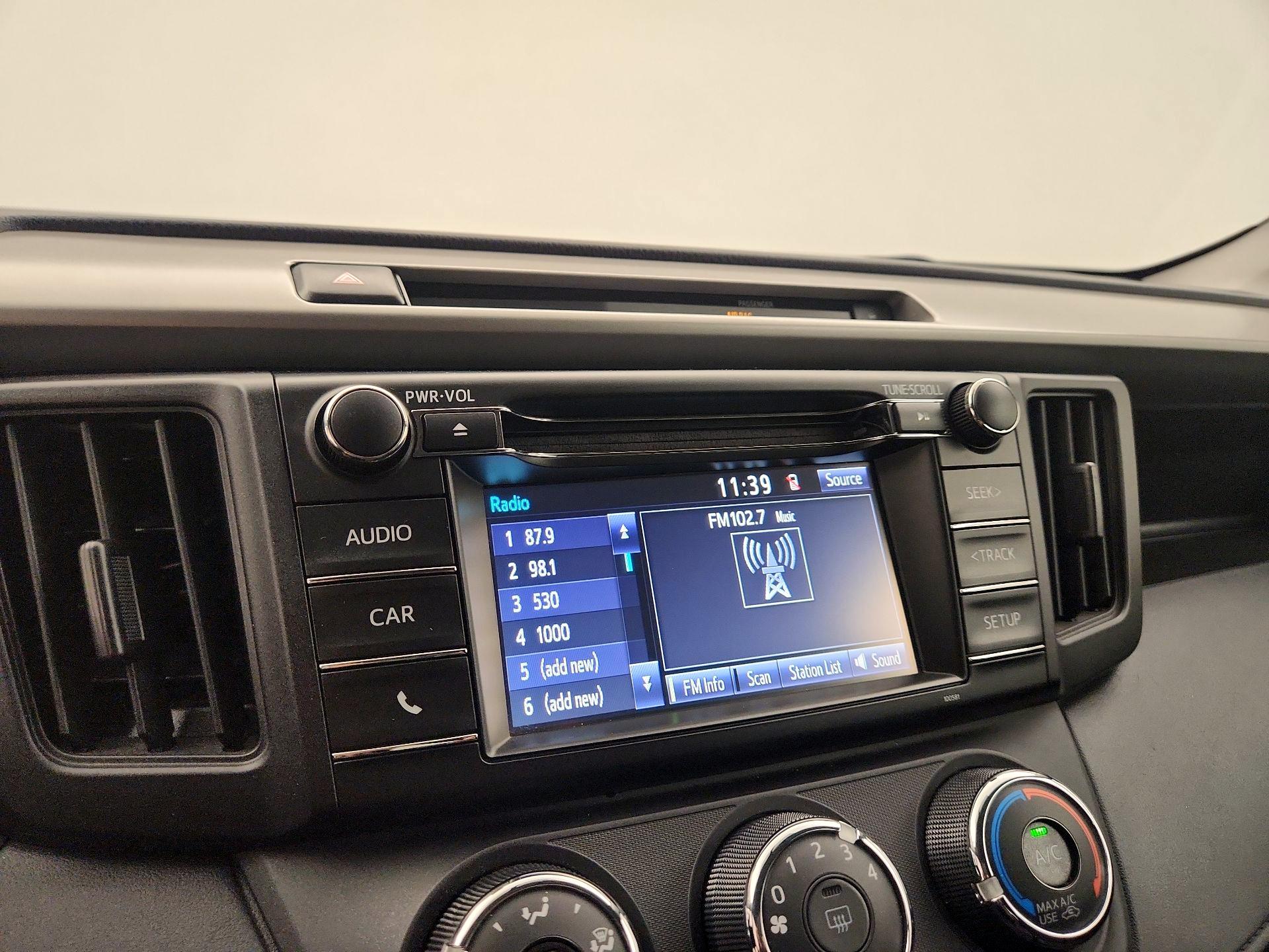 Thumbnail: 2016 Toyota RAV4 - 15