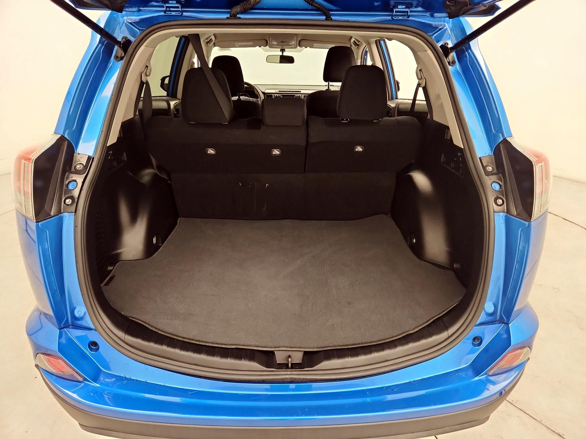 Thumbnail: 2016 Toyota RAV4 - 20