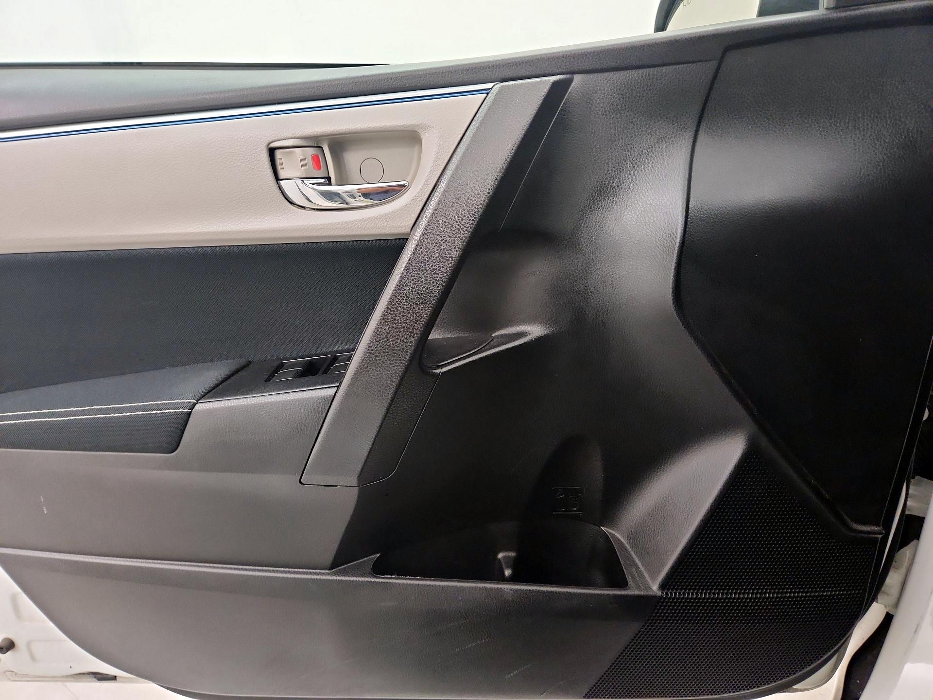 Thumbnail: 2016 Toyota Corolla - 12