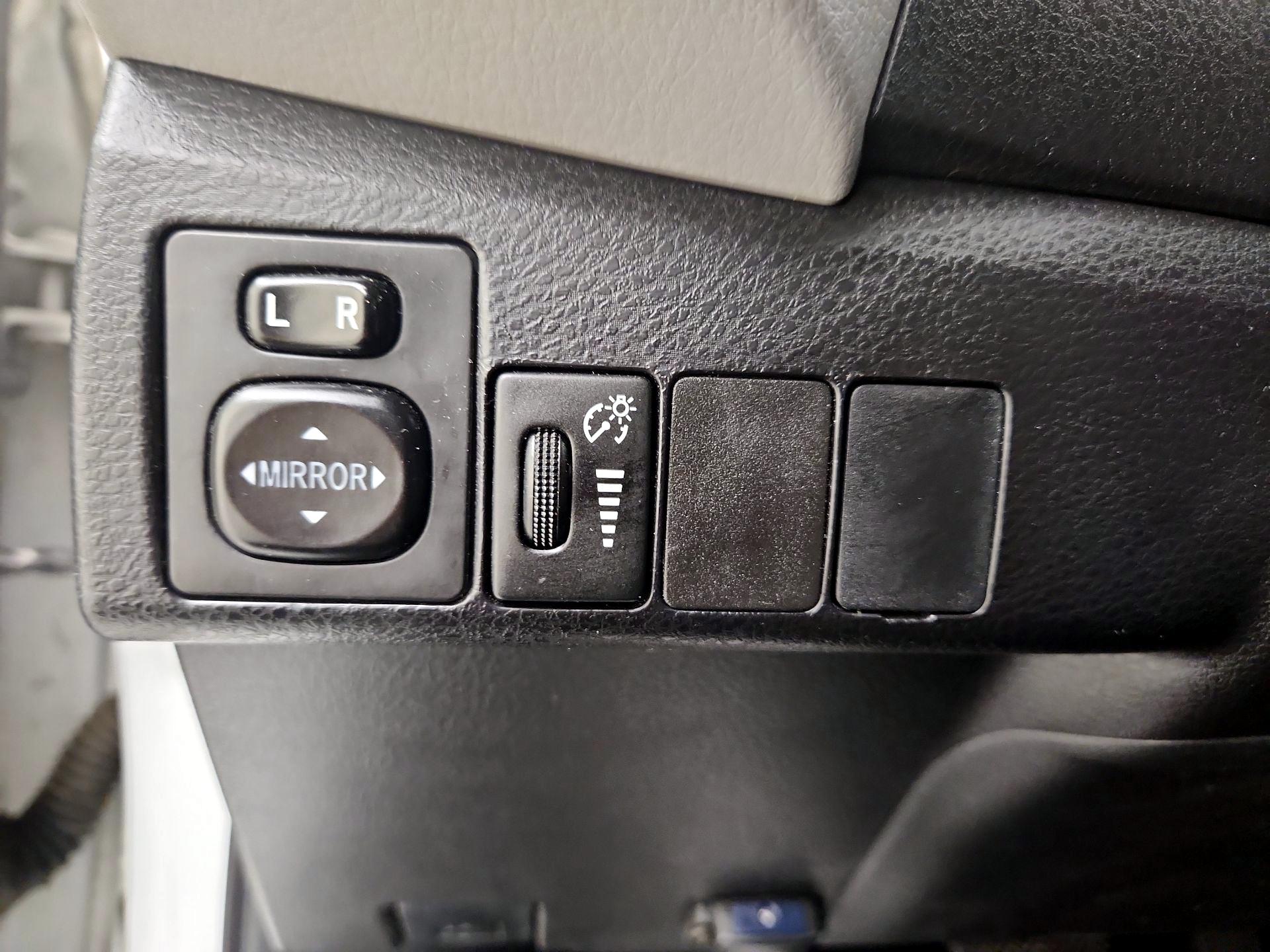 Thumbnail: 2016 Toyota Corolla - 13