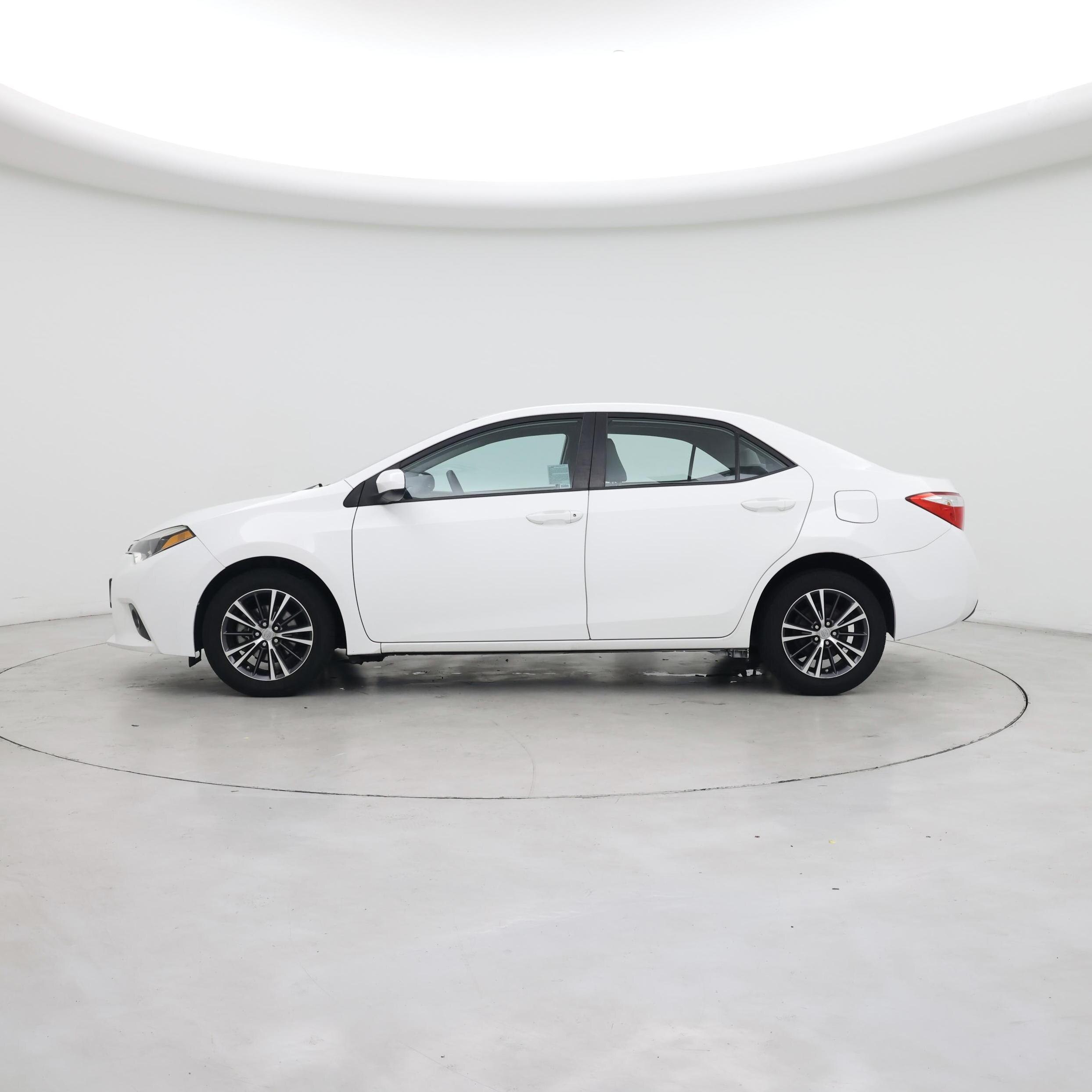 Thumbnail: 2016 Toyota Corolla - 3
