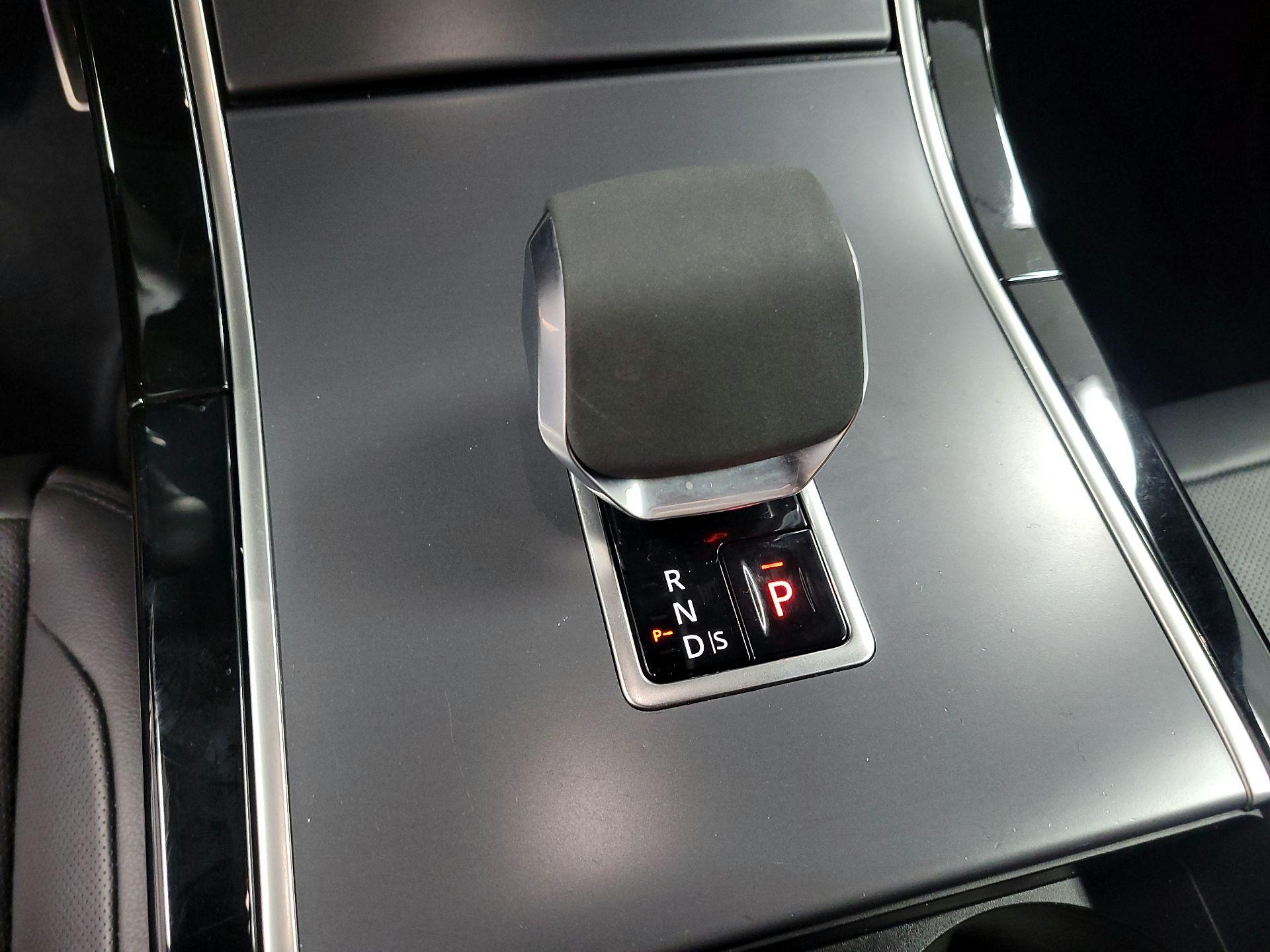 Thumbnail: 2024 Land Rover Range Rover Velar - 18
