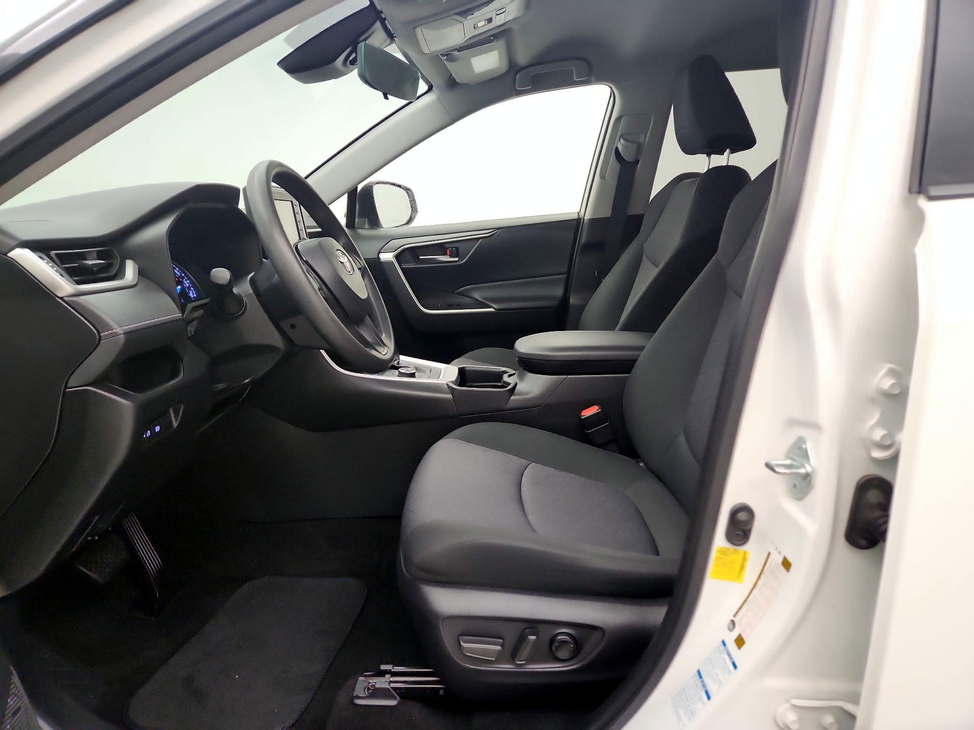Thumbnail: 2020 Toyota RAV4 - 11