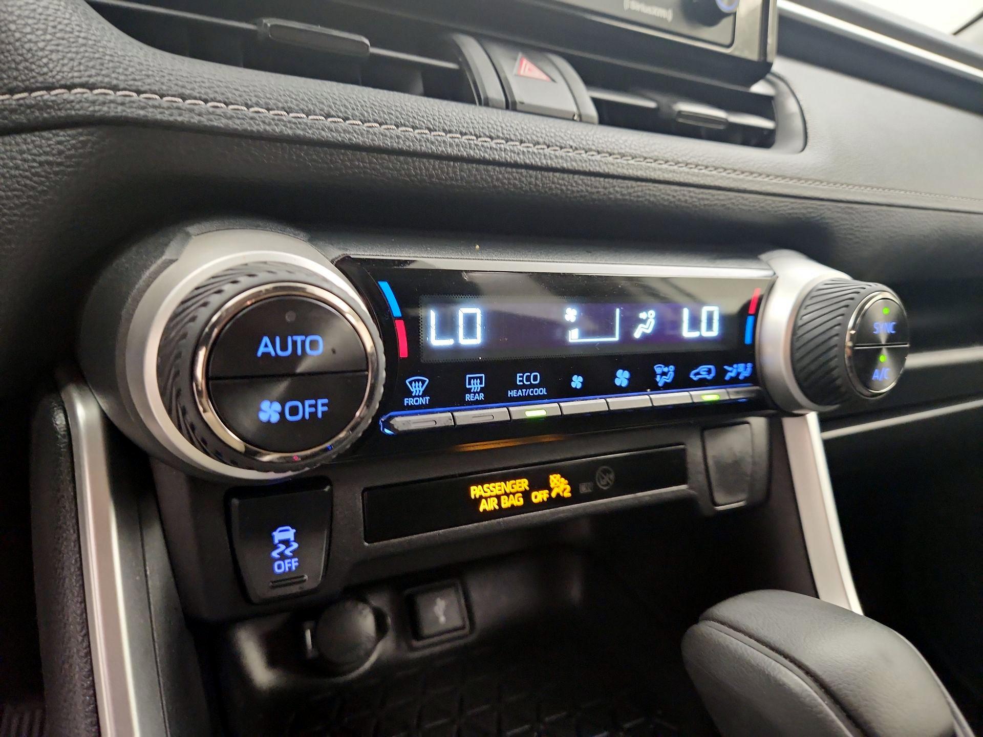 Thumbnail: 2020 Toyota RAV4 - 16