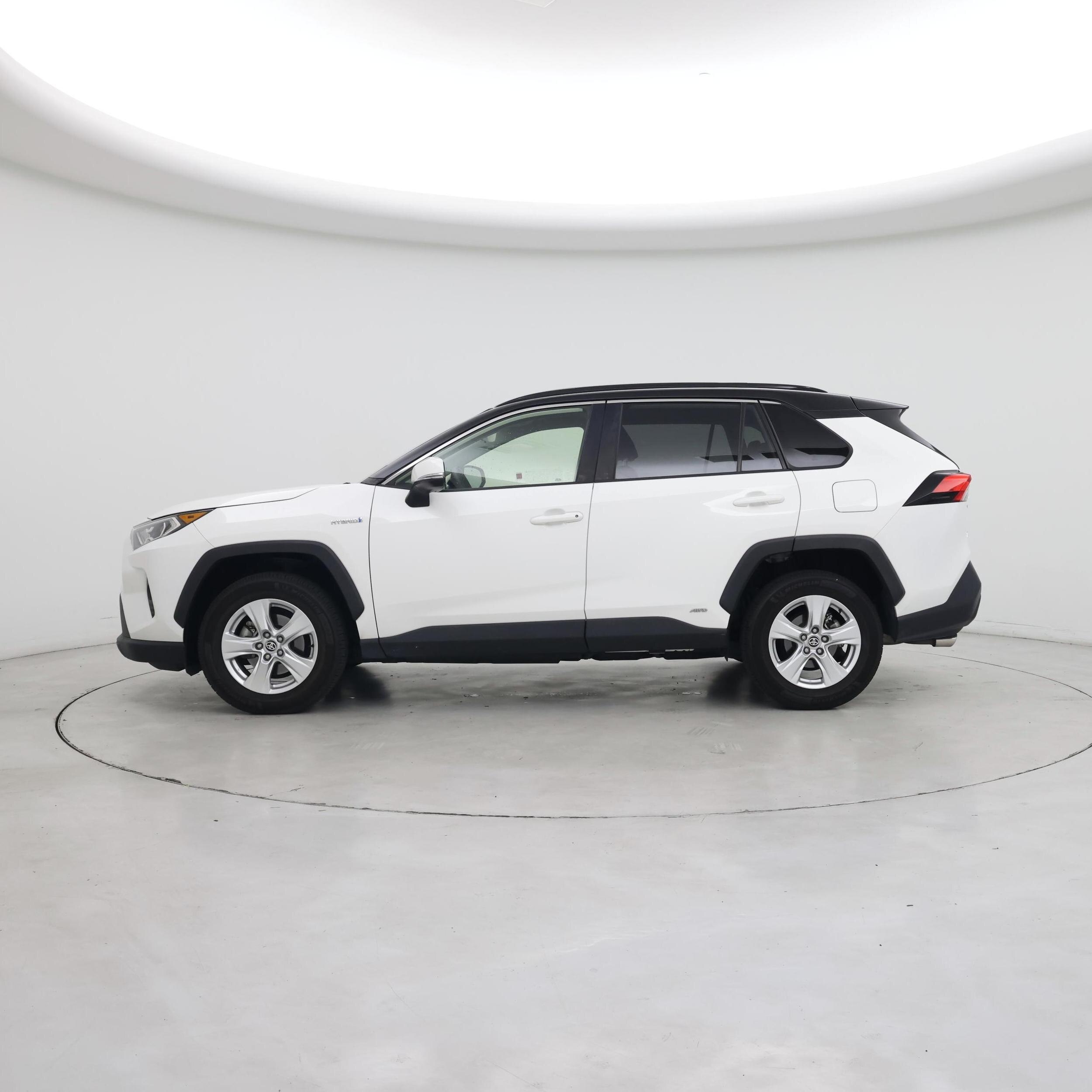 Thumbnail: 2020 Toyota RAV4 - 3
