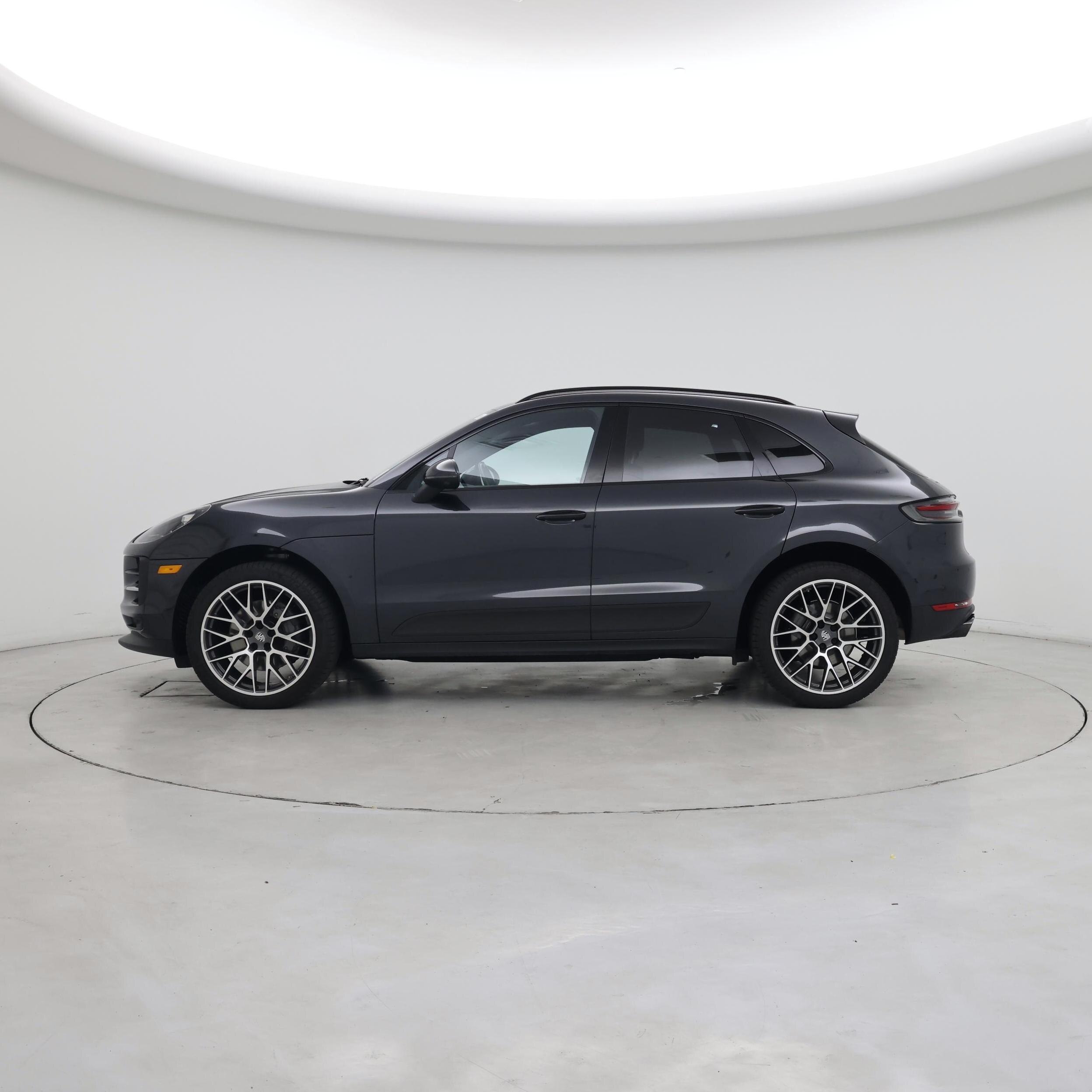 Thumbnail: 2021 Porsche Macan - 3