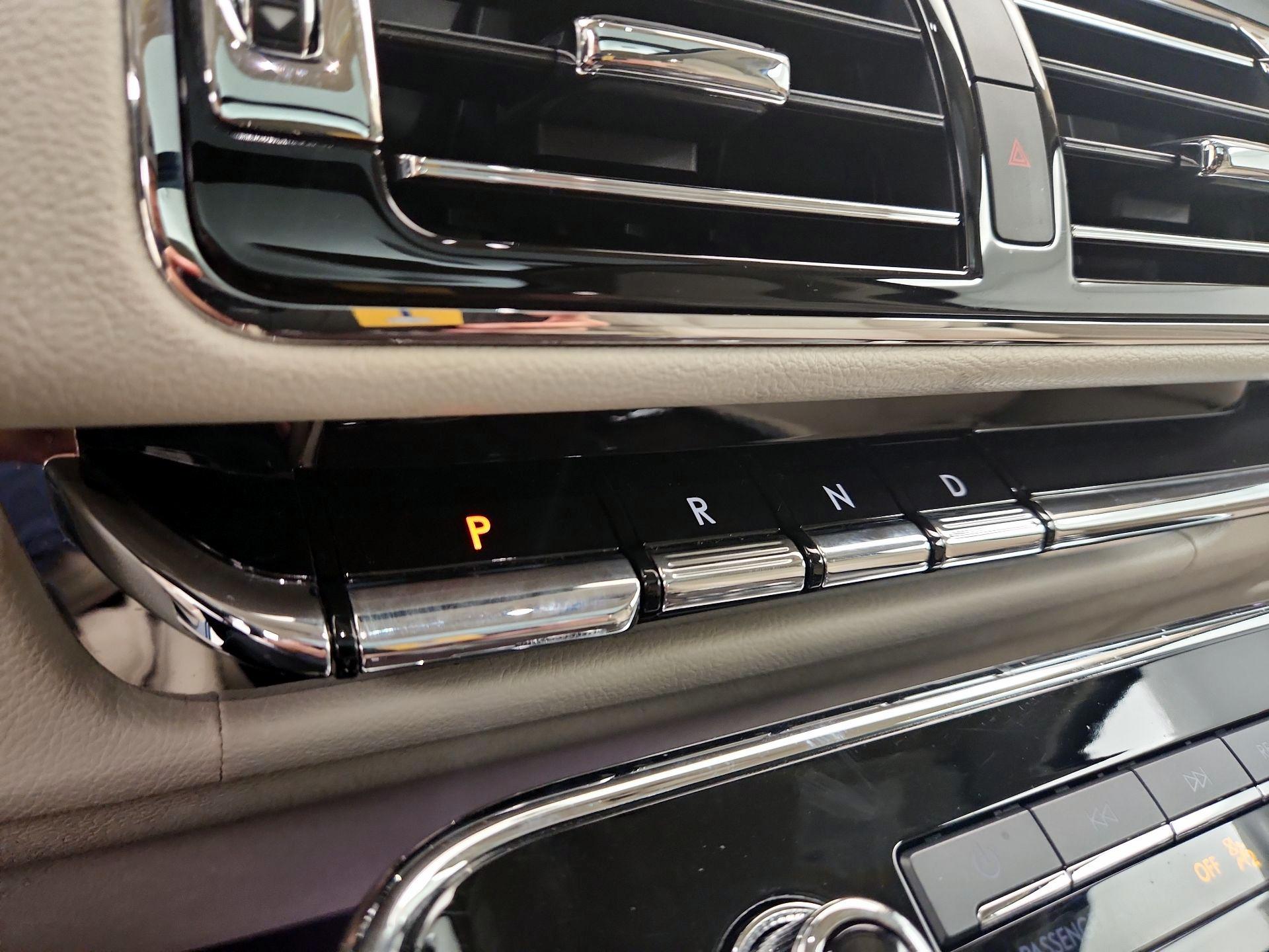 Thumbnail: 2018 Lincoln Navigator L - 18