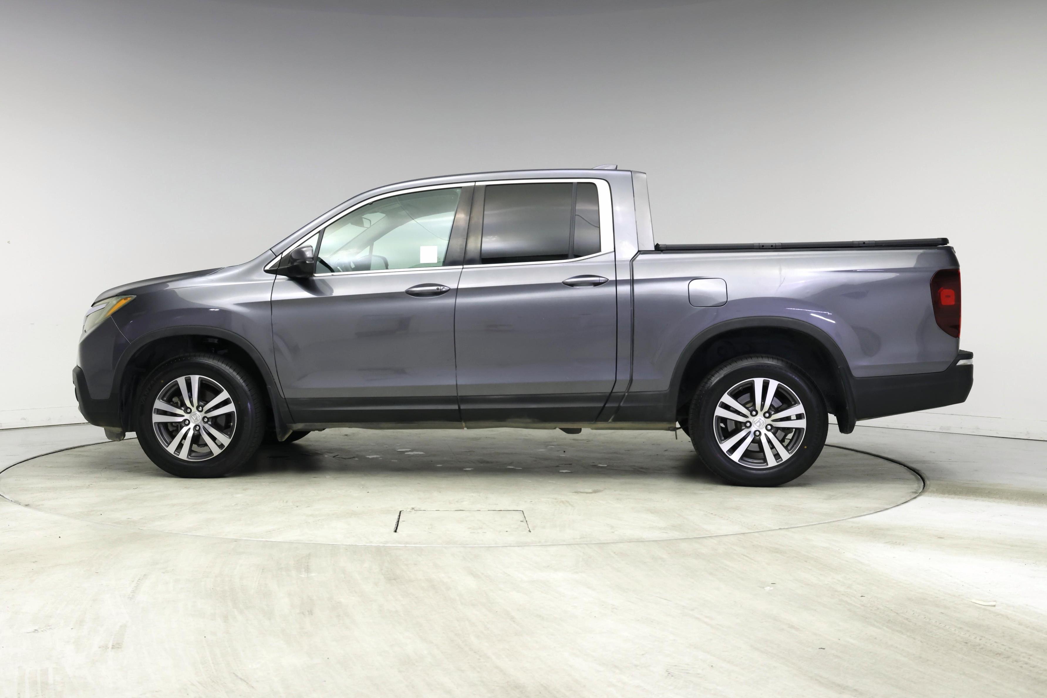 Thumbnail: 2017 Honda Ridgeline - 3