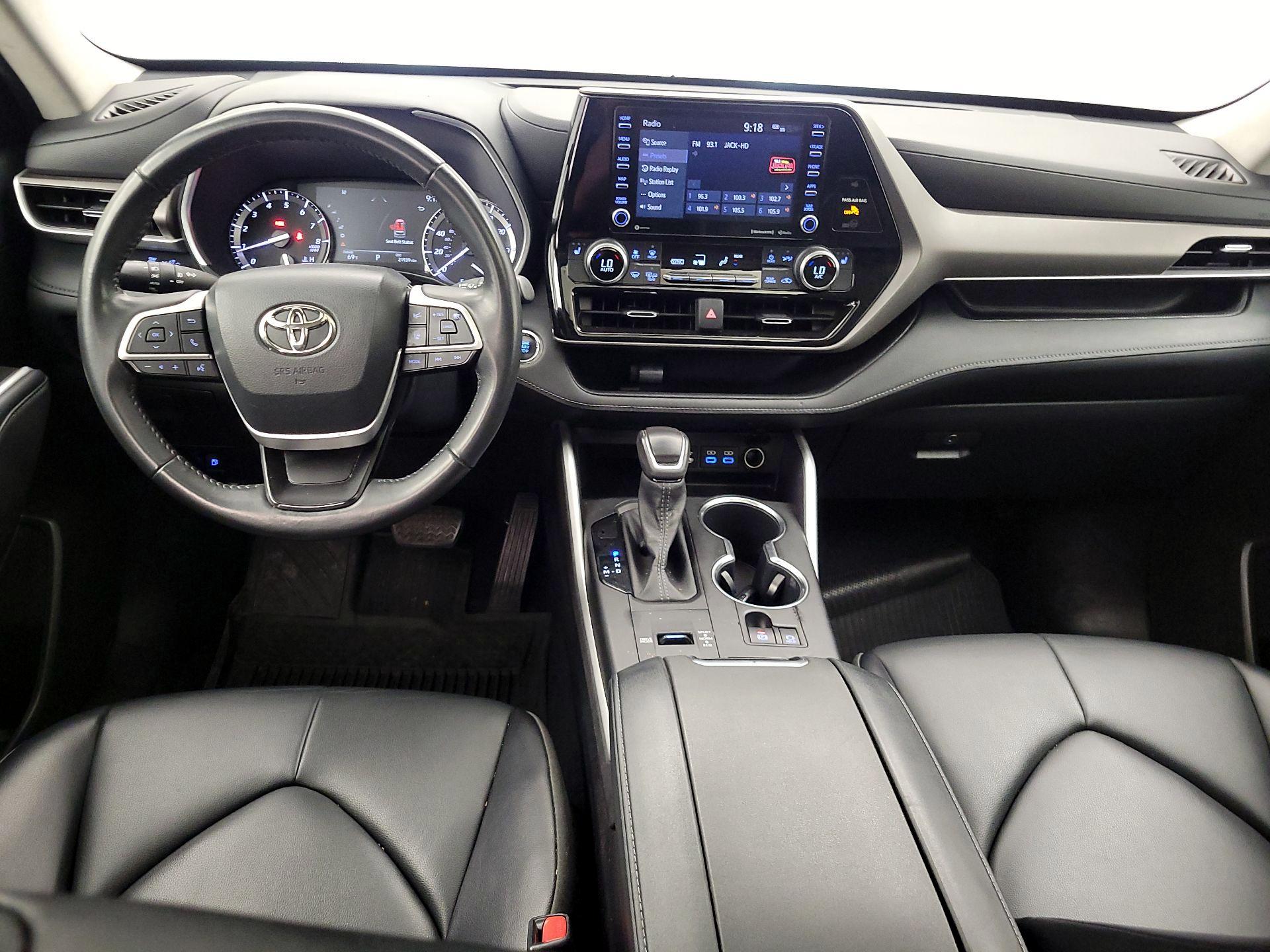 Thumbnail: 2022 Toyota Highlander - 9