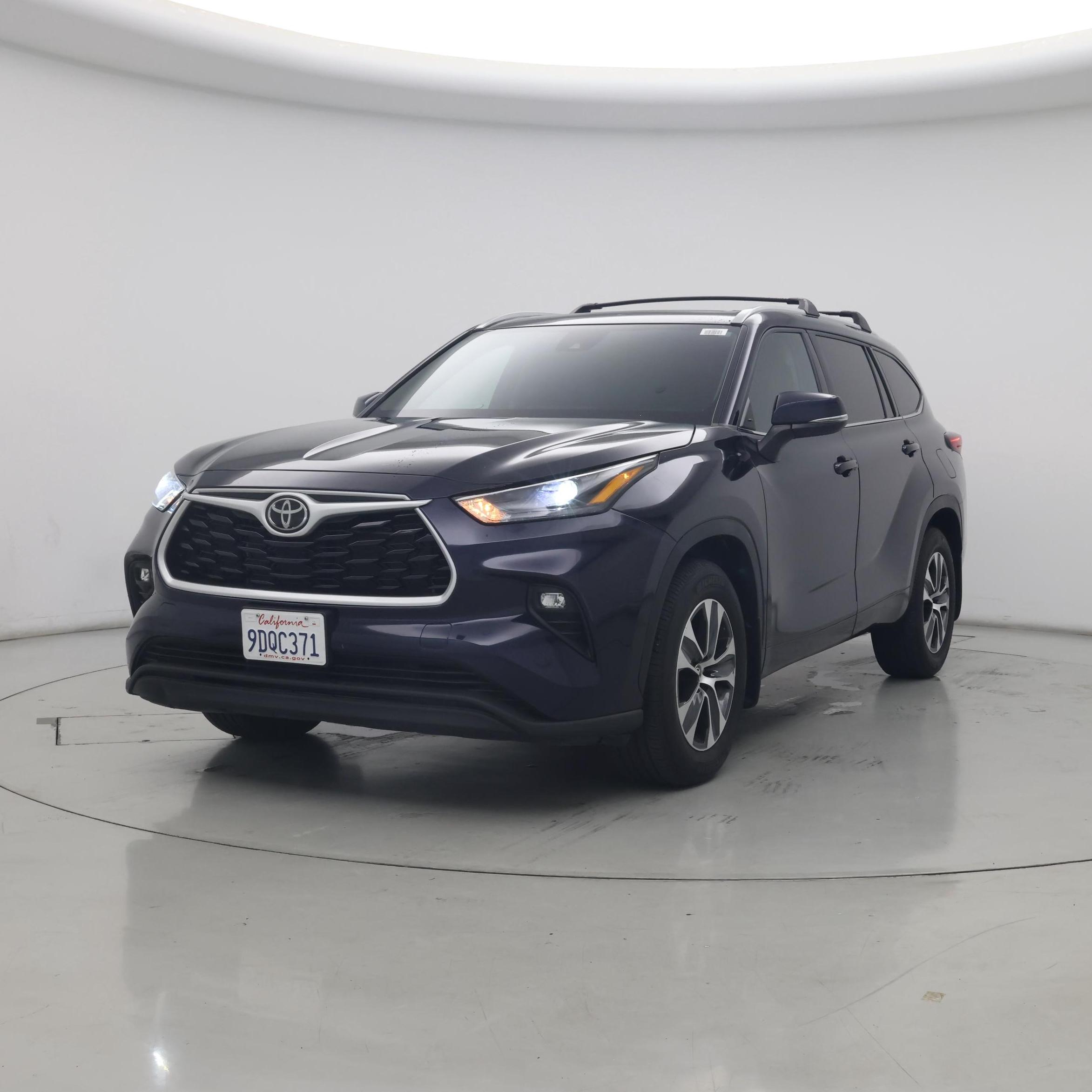 Thumbnail: 2022 Toyota Highlander - 4