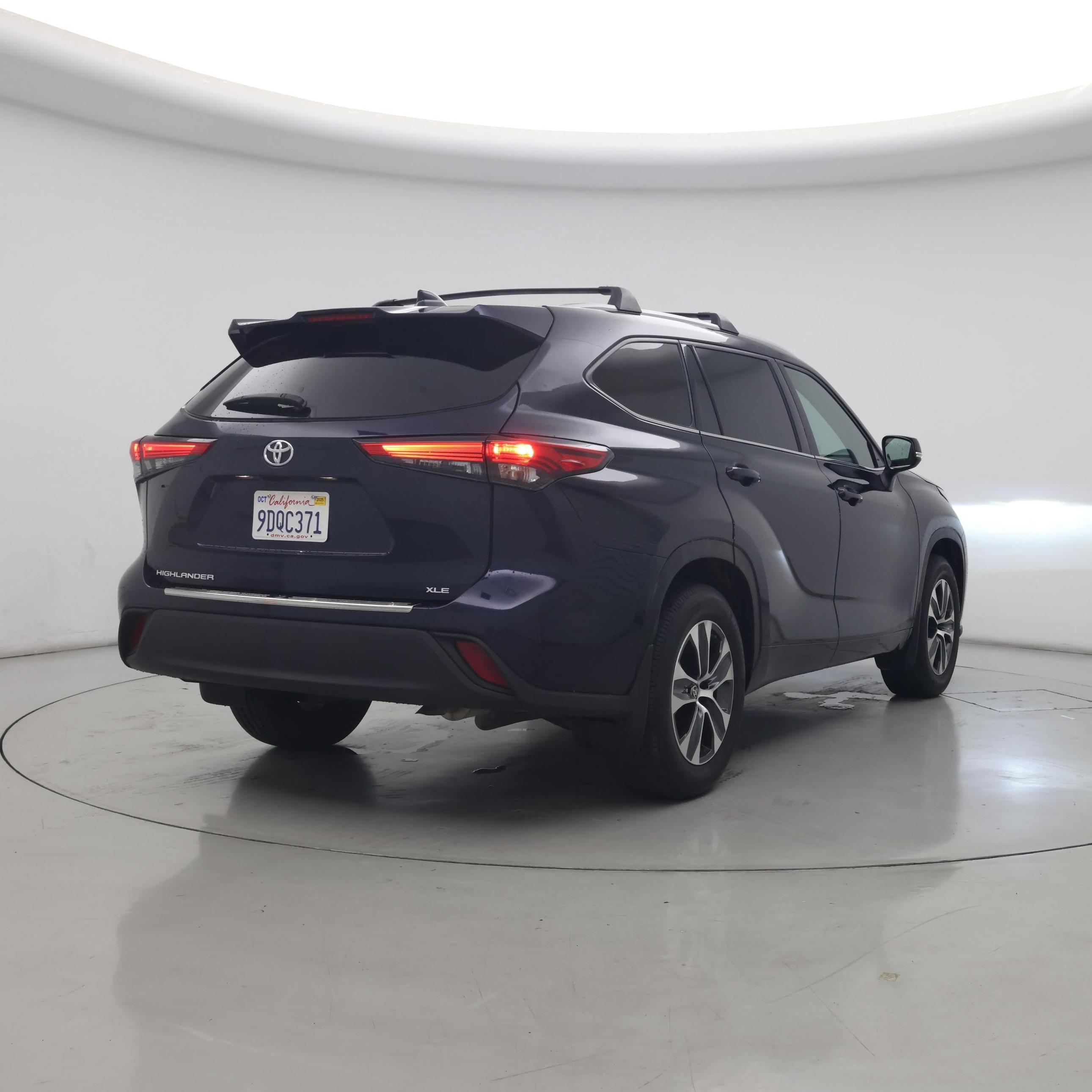 Thumbnail: 2022 Toyota Highlander - 8