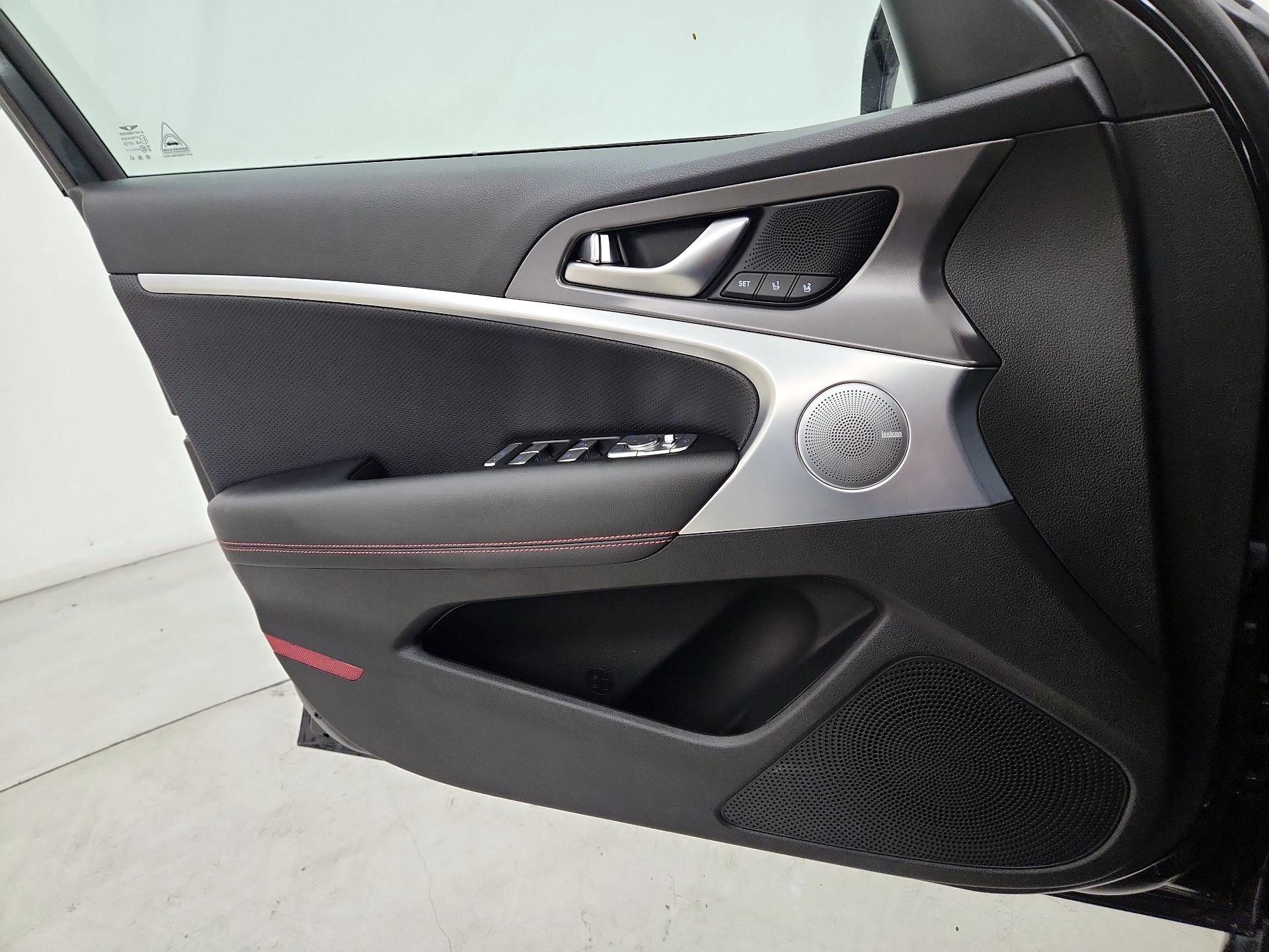 Thumbnail: 2024 Genesis G70 - 12
