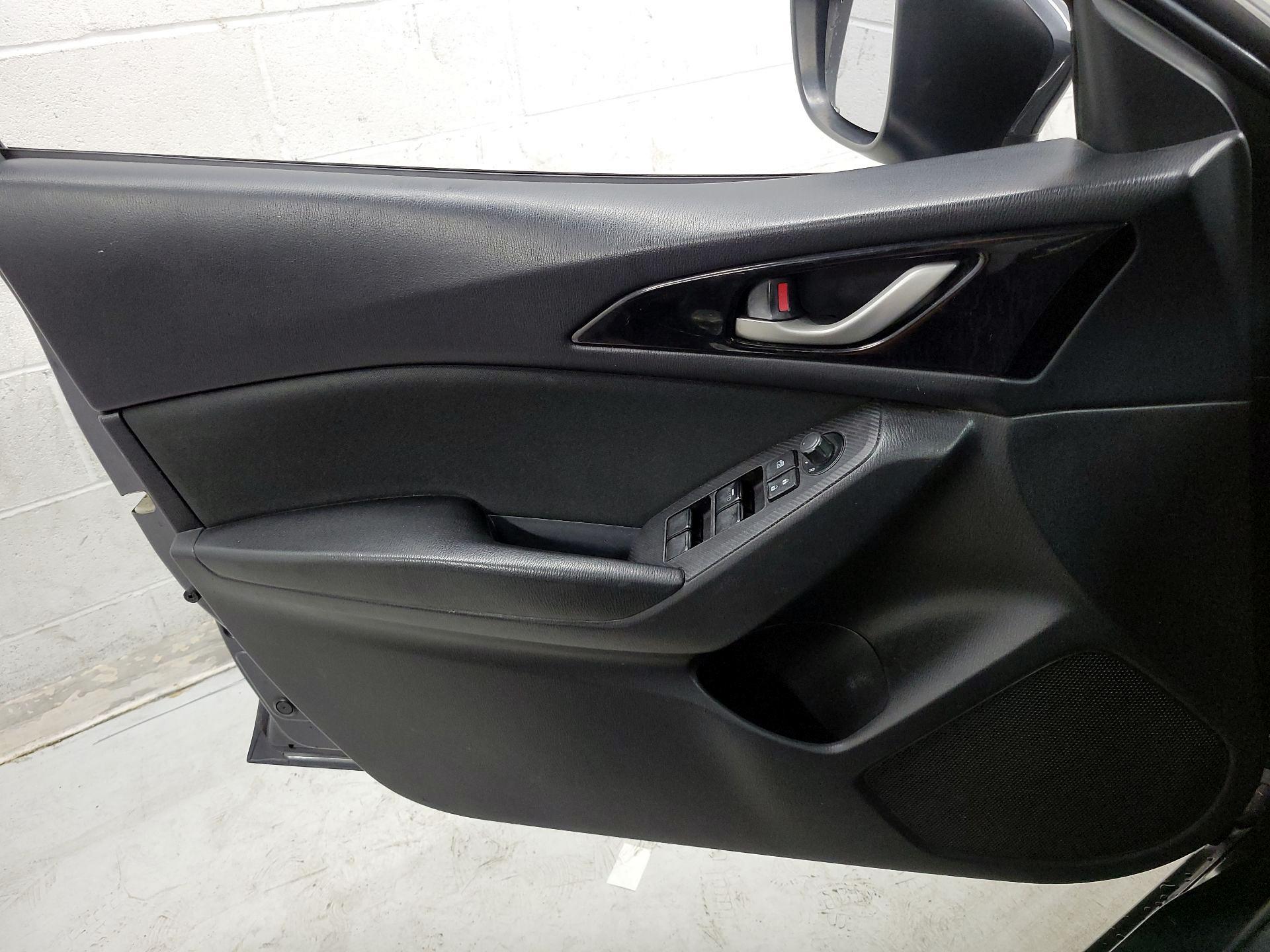 Thumbnail: 2016 Mazda Mazda3 - 12