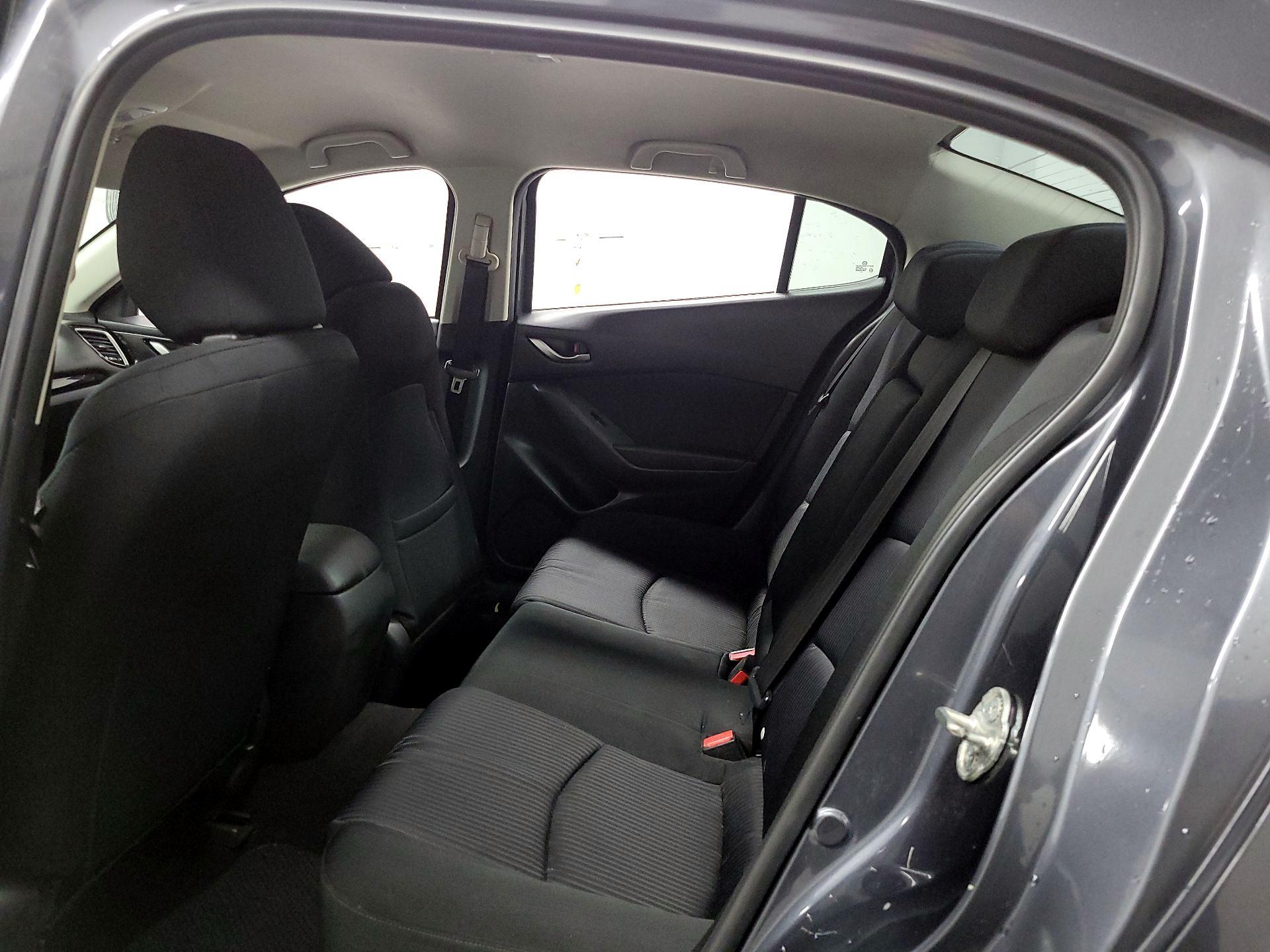 Thumbnail: 2016 Mazda Mazda3 - 17