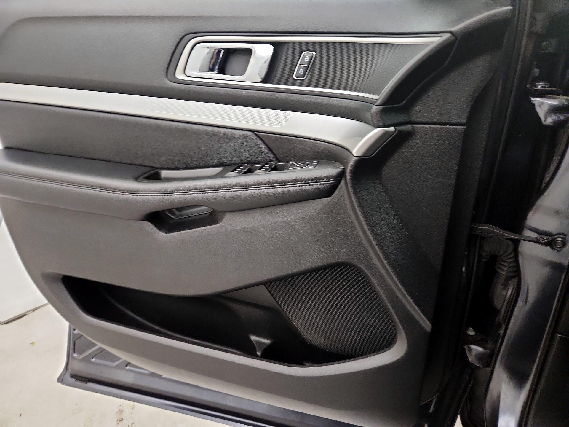 Thumbnail: 2017 Ford Explorer - 12