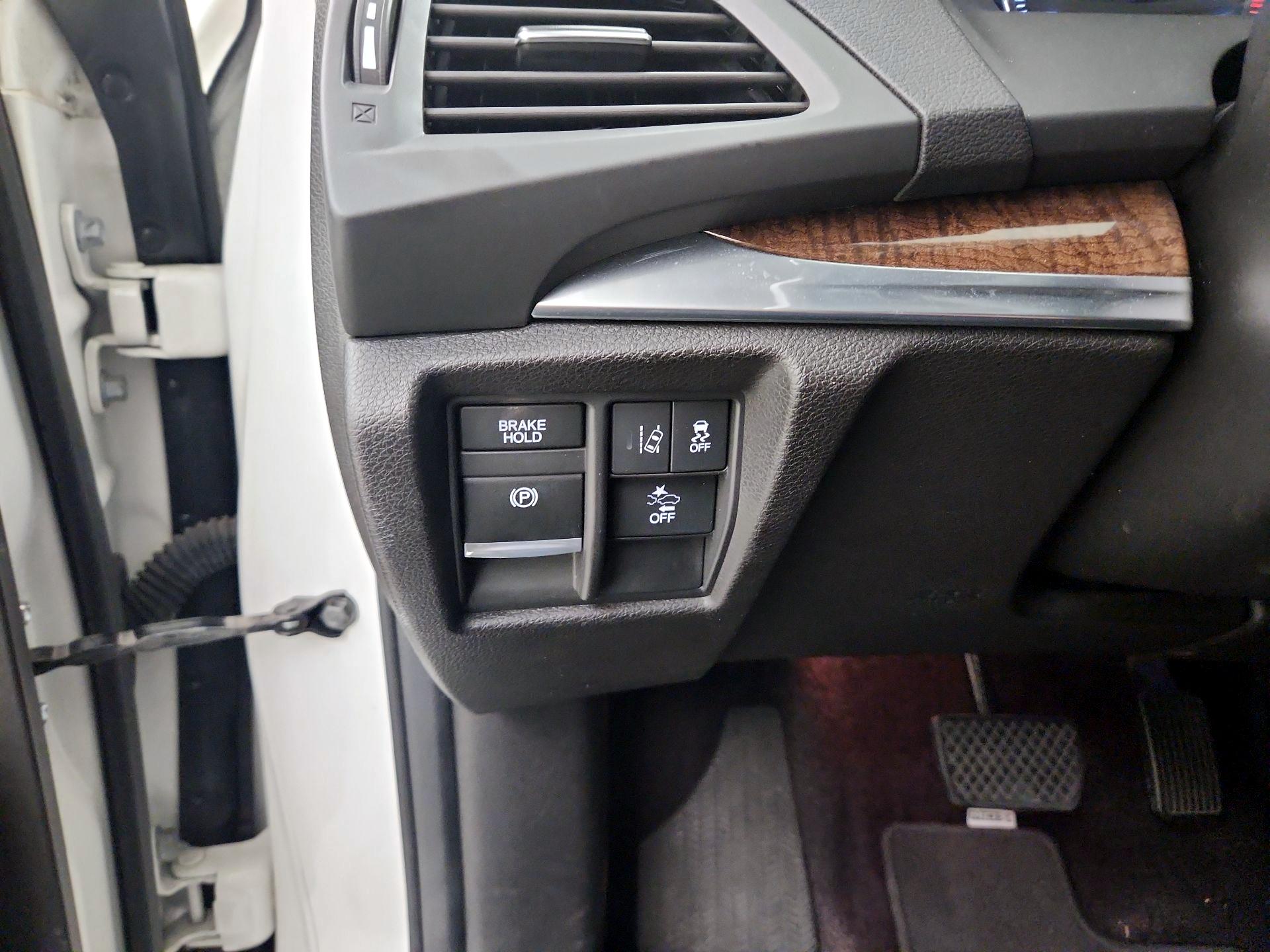 Thumbnail: 2017 Acura MDX - 13