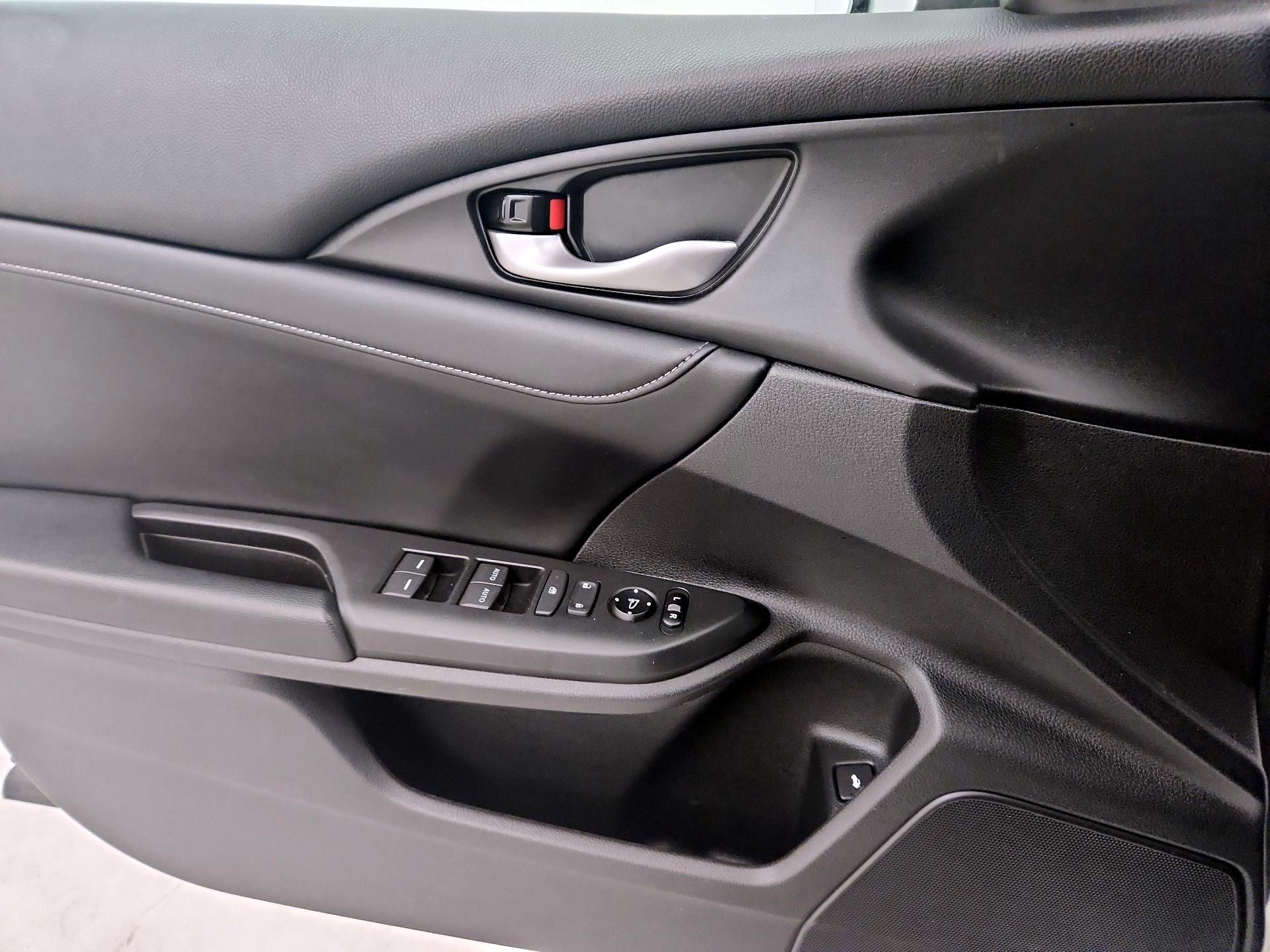 Thumbnail: 2021 Honda Insight - 12