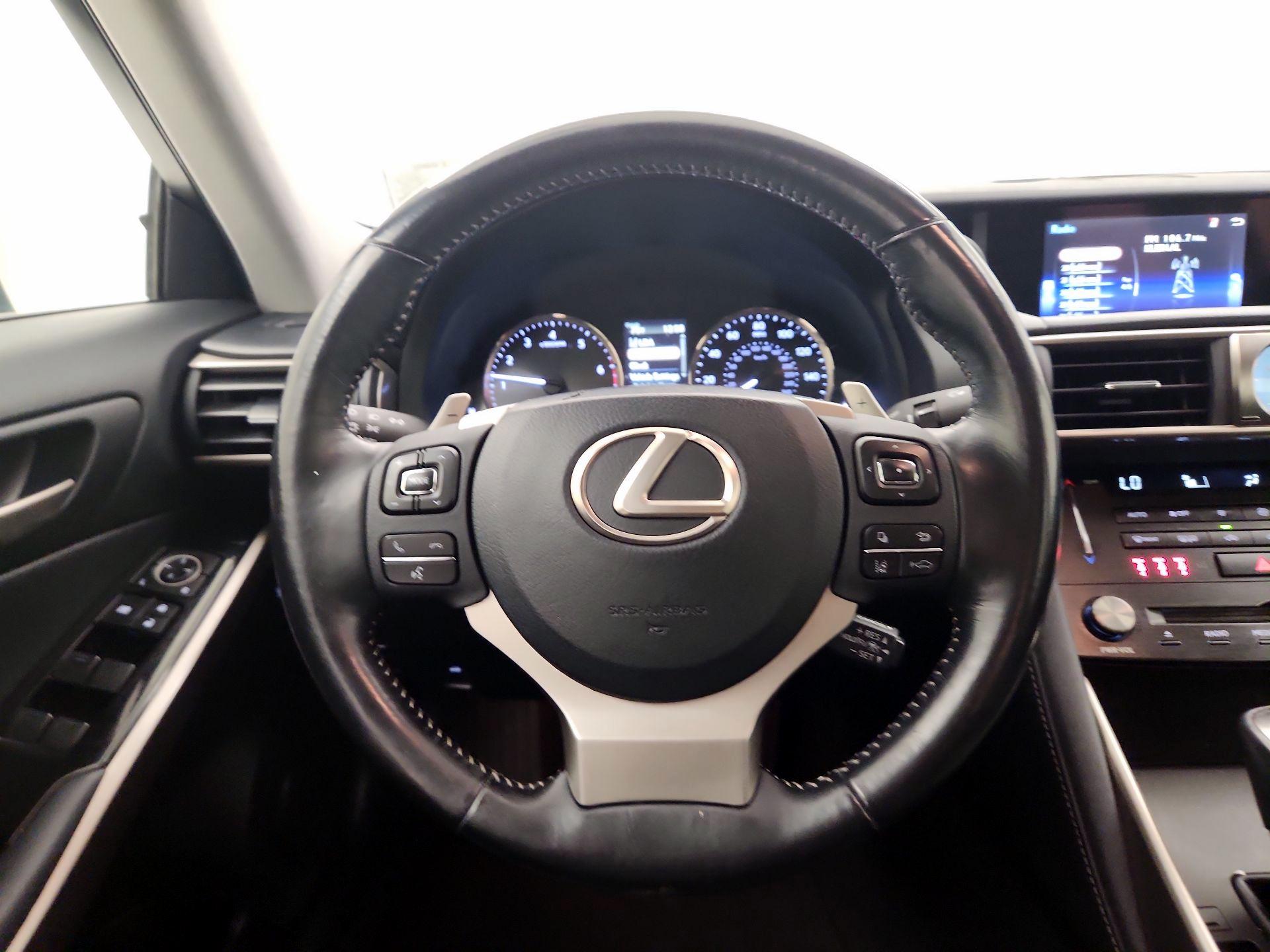 Thumbnail: 2017 Lexus IS - 10
