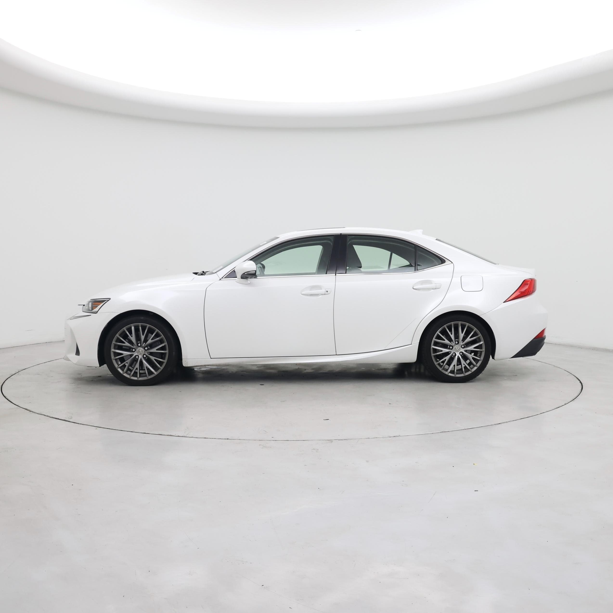 Thumbnail: 2017 Lexus IS - 3