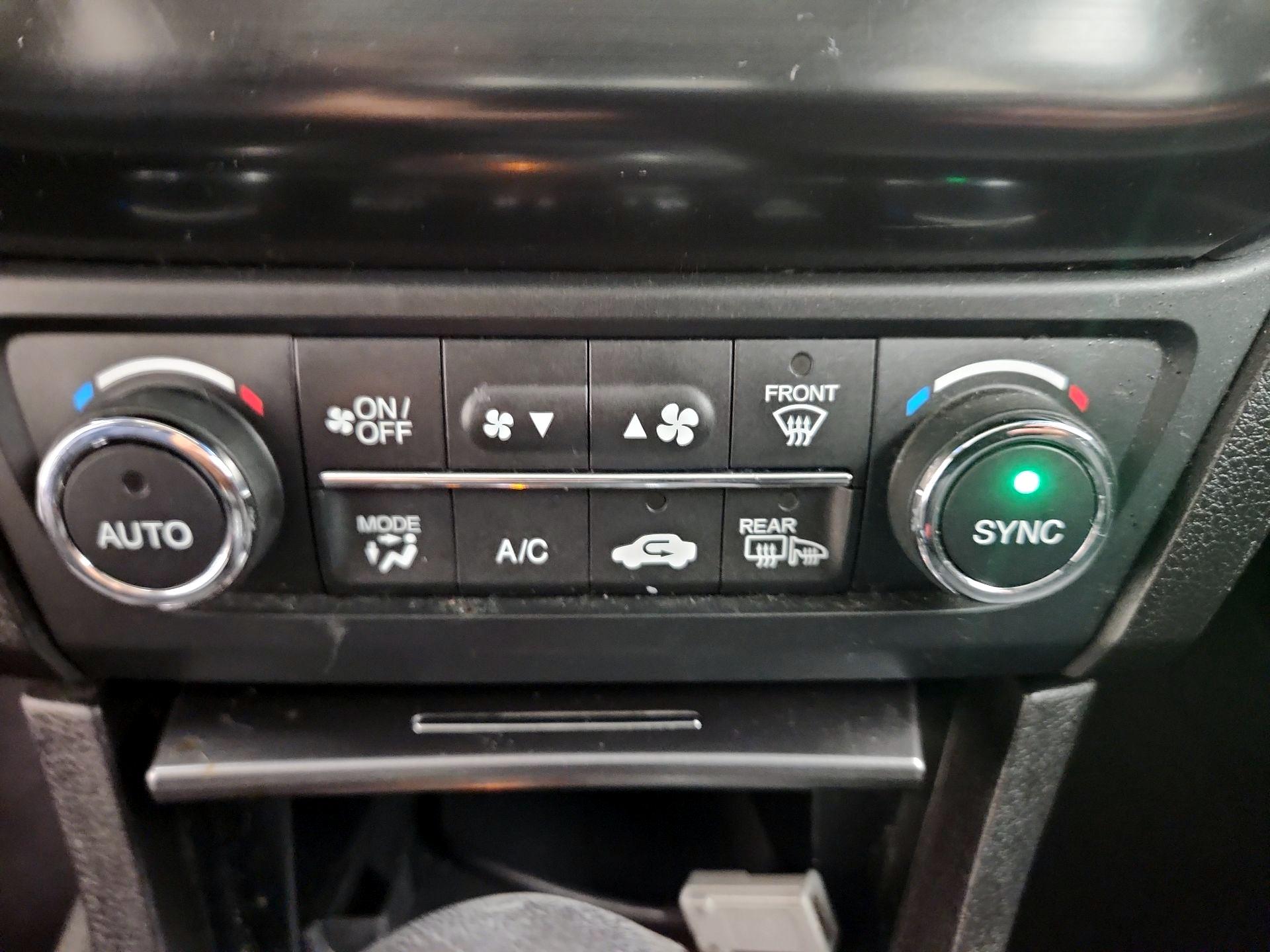 Thumbnail: 2014 Acura ILX - 15