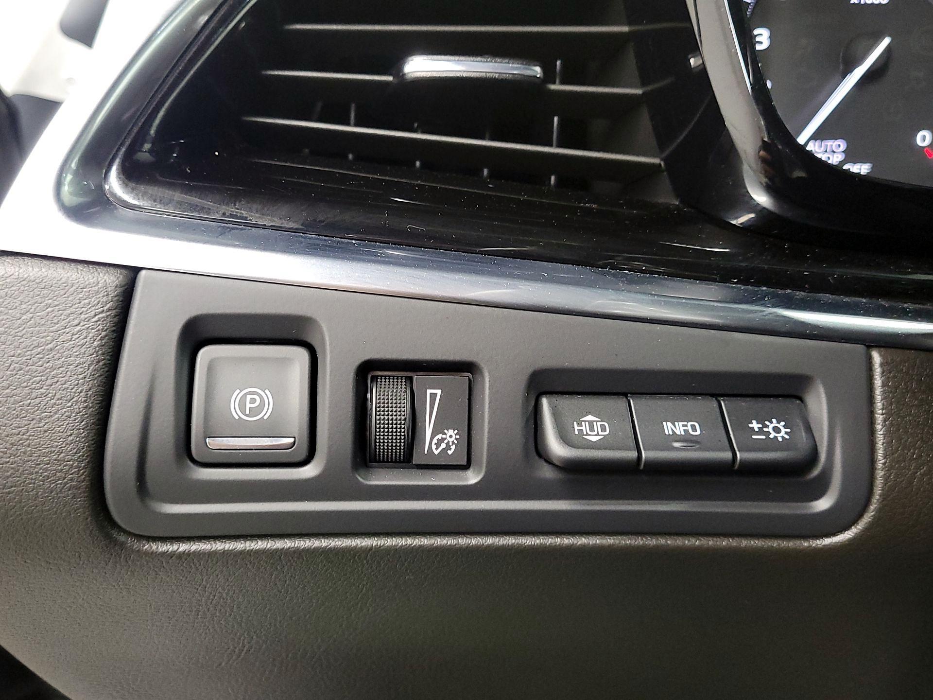 Thumbnail: 2023 Cadillac XT6 - 13