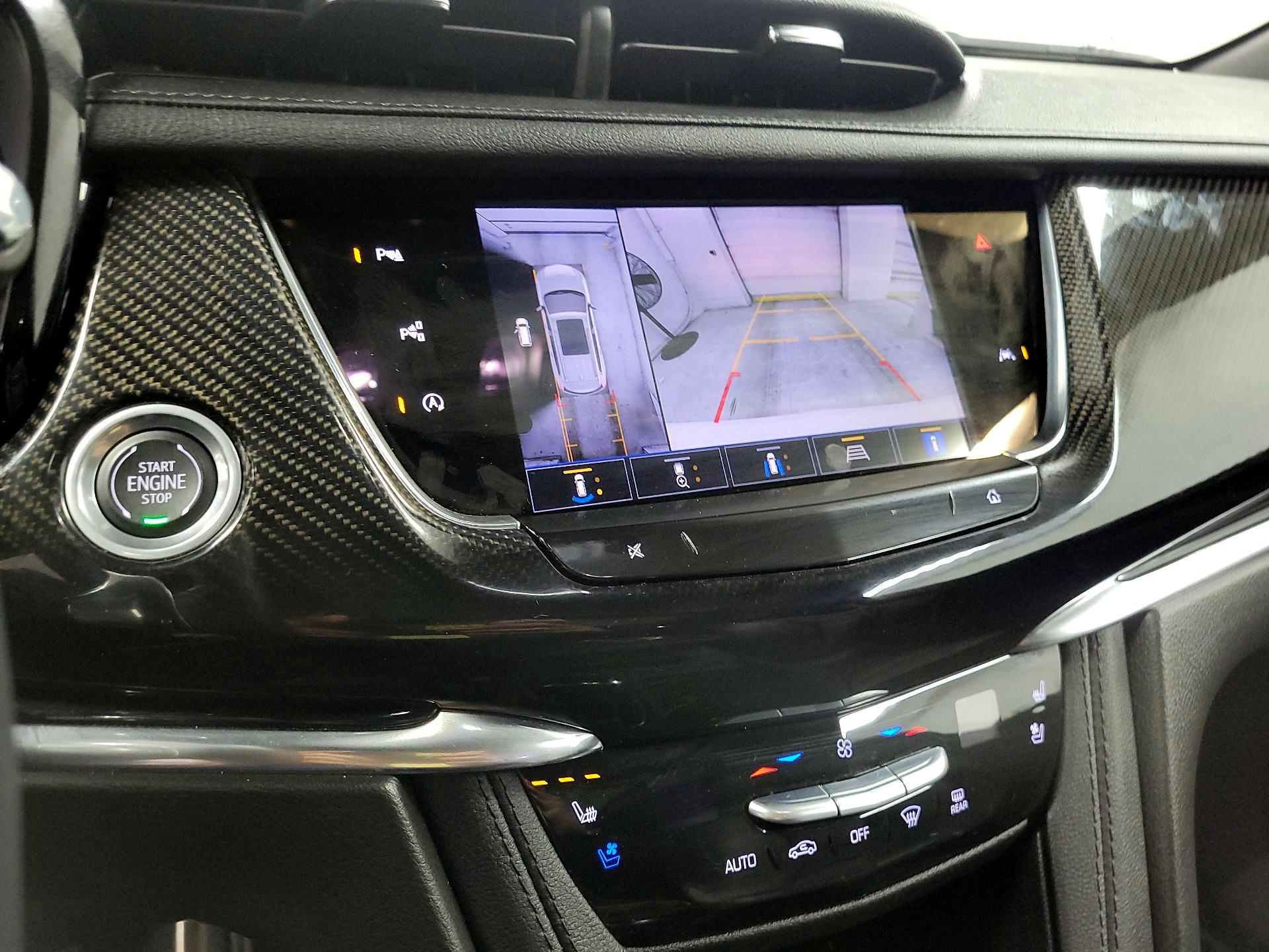 Thumbnail: 2023 Cadillac XT6 - 14