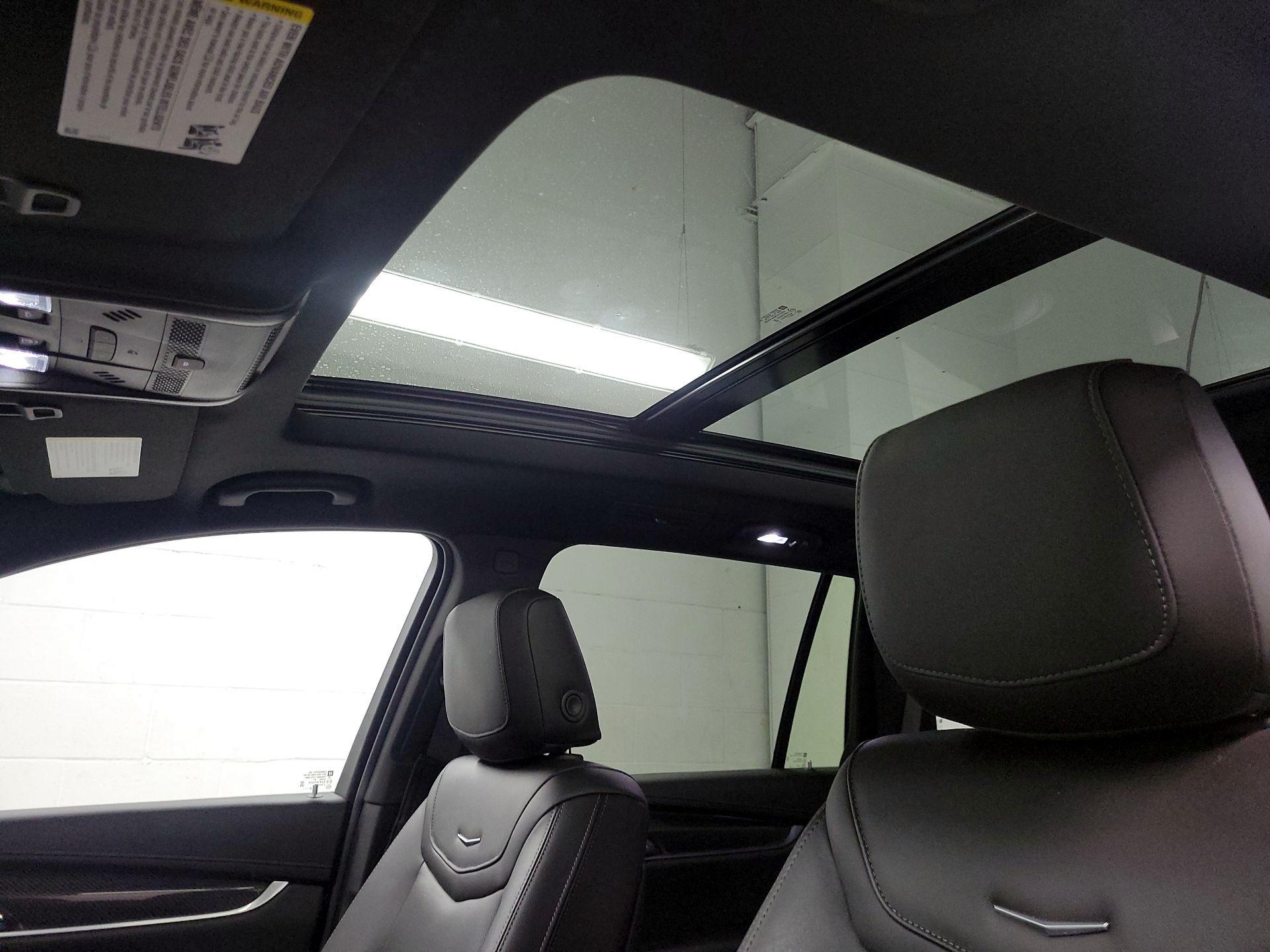 Thumbnail: 2023 Cadillac XT6 - 18