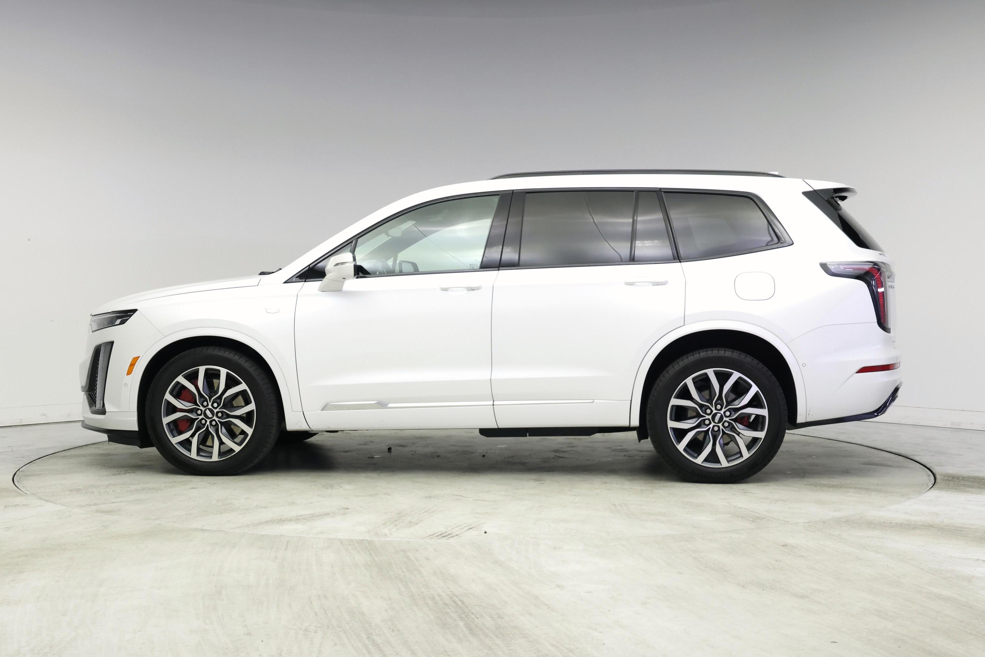 Thumbnail: 2023 Cadillac XT6 - 3