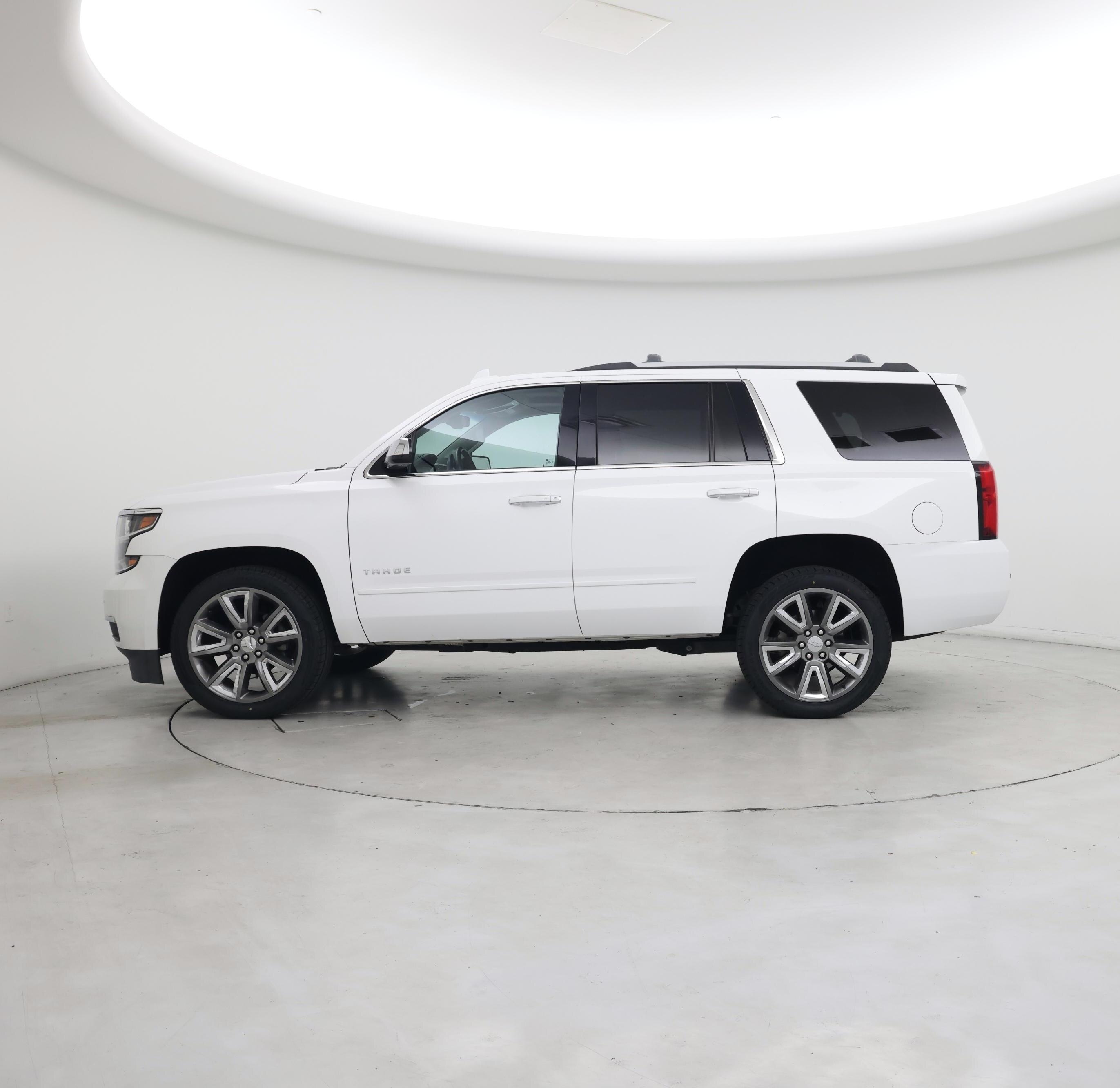 Thumbnail: 2017 Chevrolet Tahoe - 3