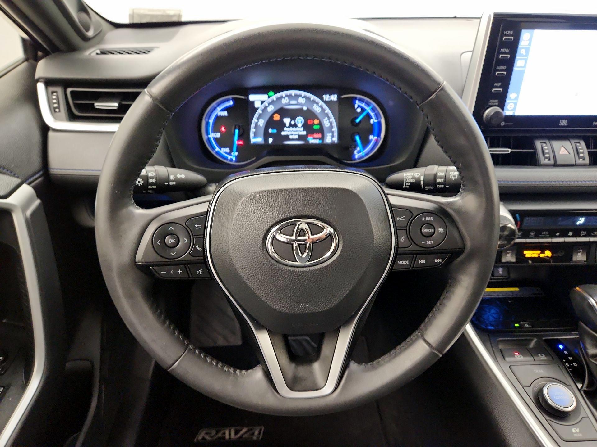 Thumbnail: 2020 Toyota RAV4 - 10