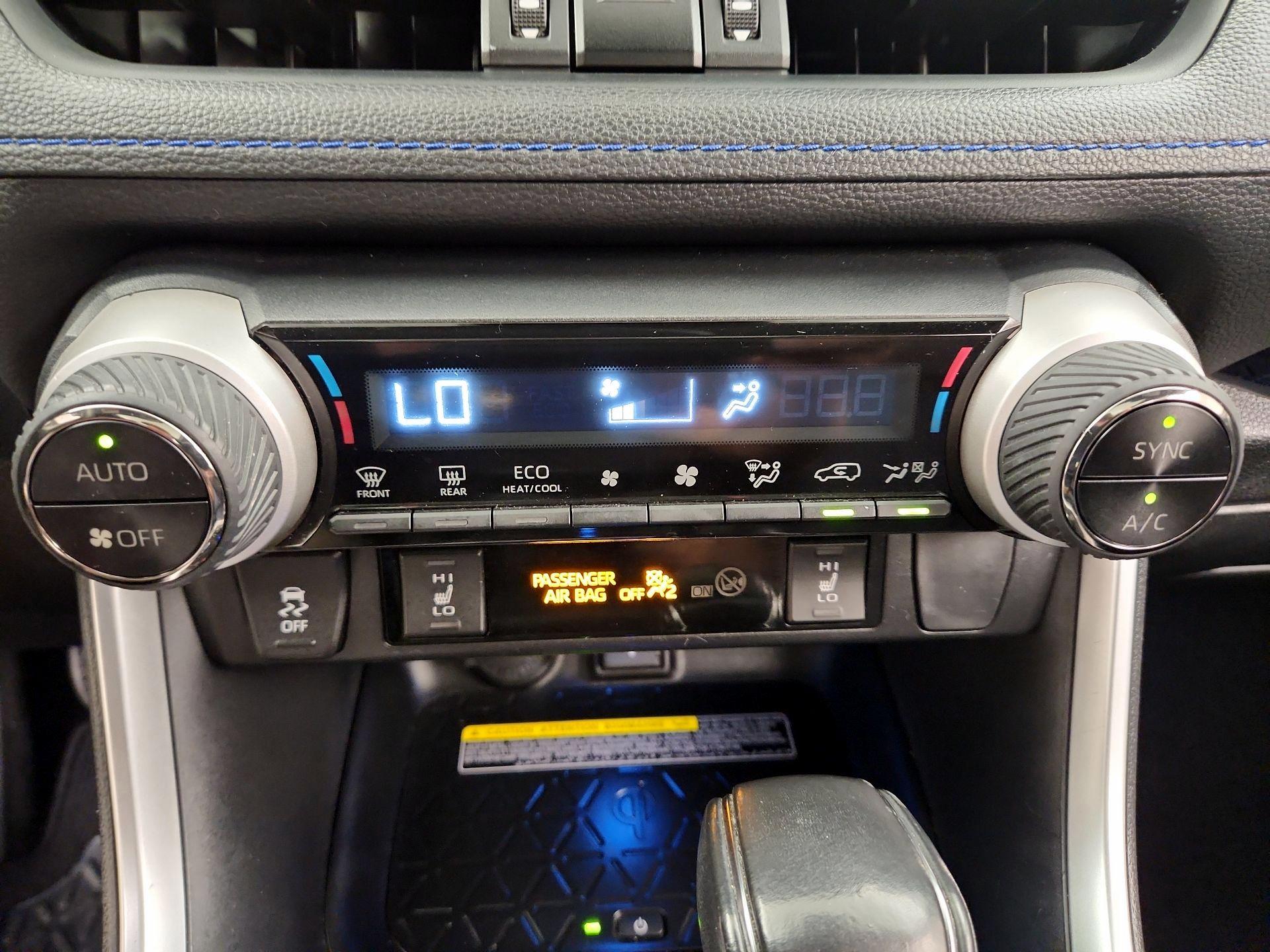 Thumbnail: 2020 Toyota RAV4 - 17