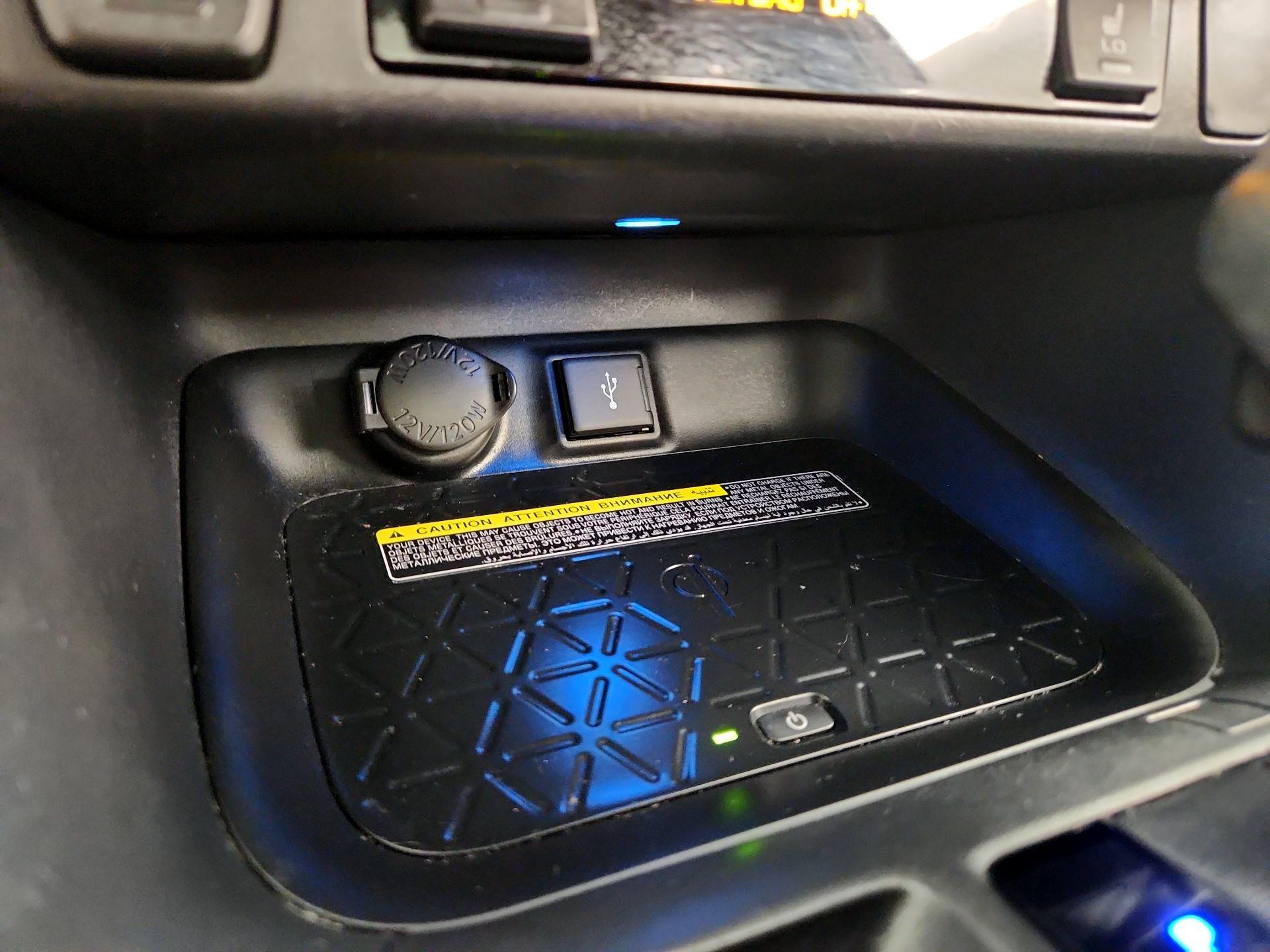 Thumbnail: 2020 Toyota RAV4 - 19