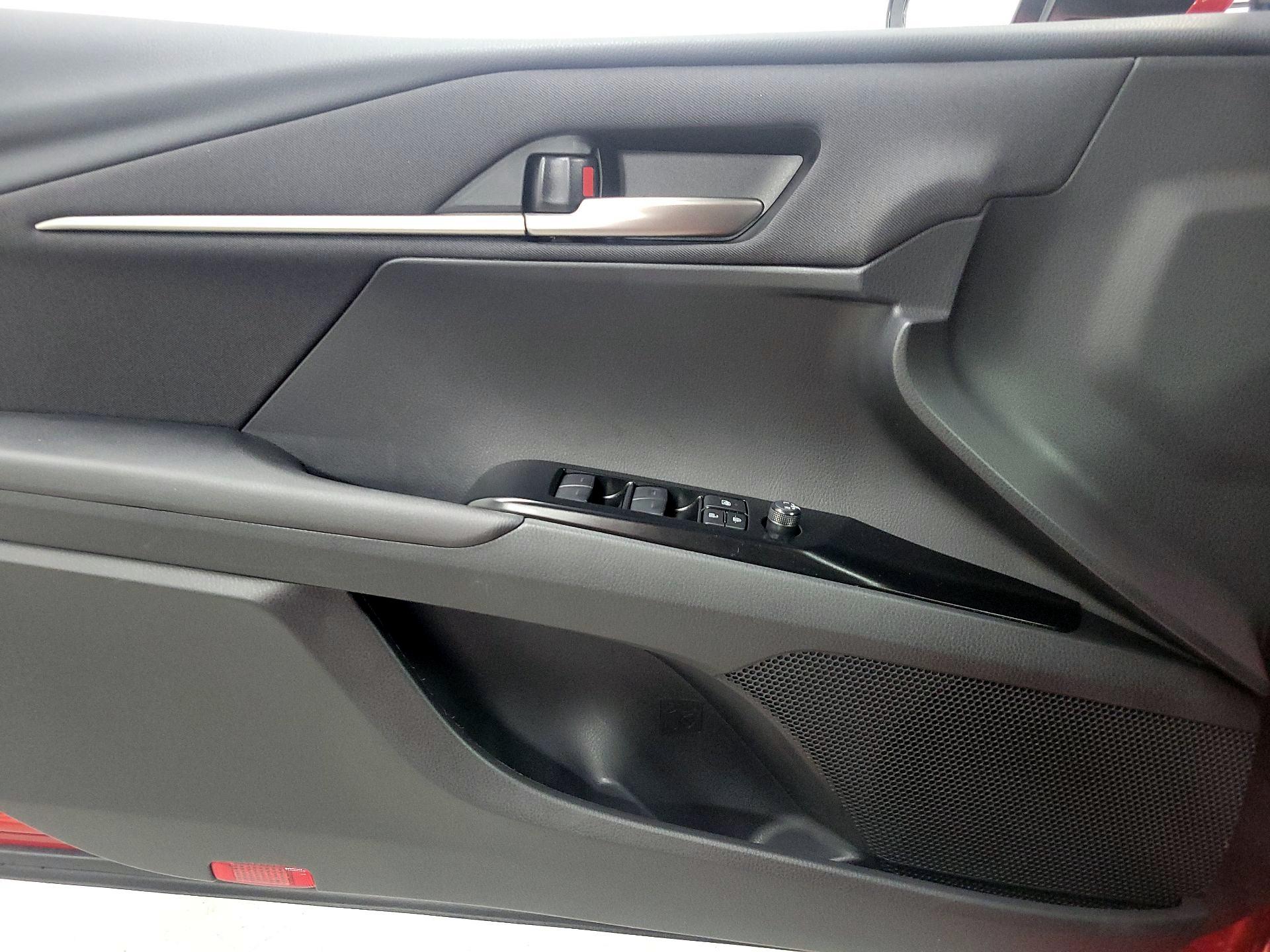 Thumbnail: 2025 Toyota Camry - 12