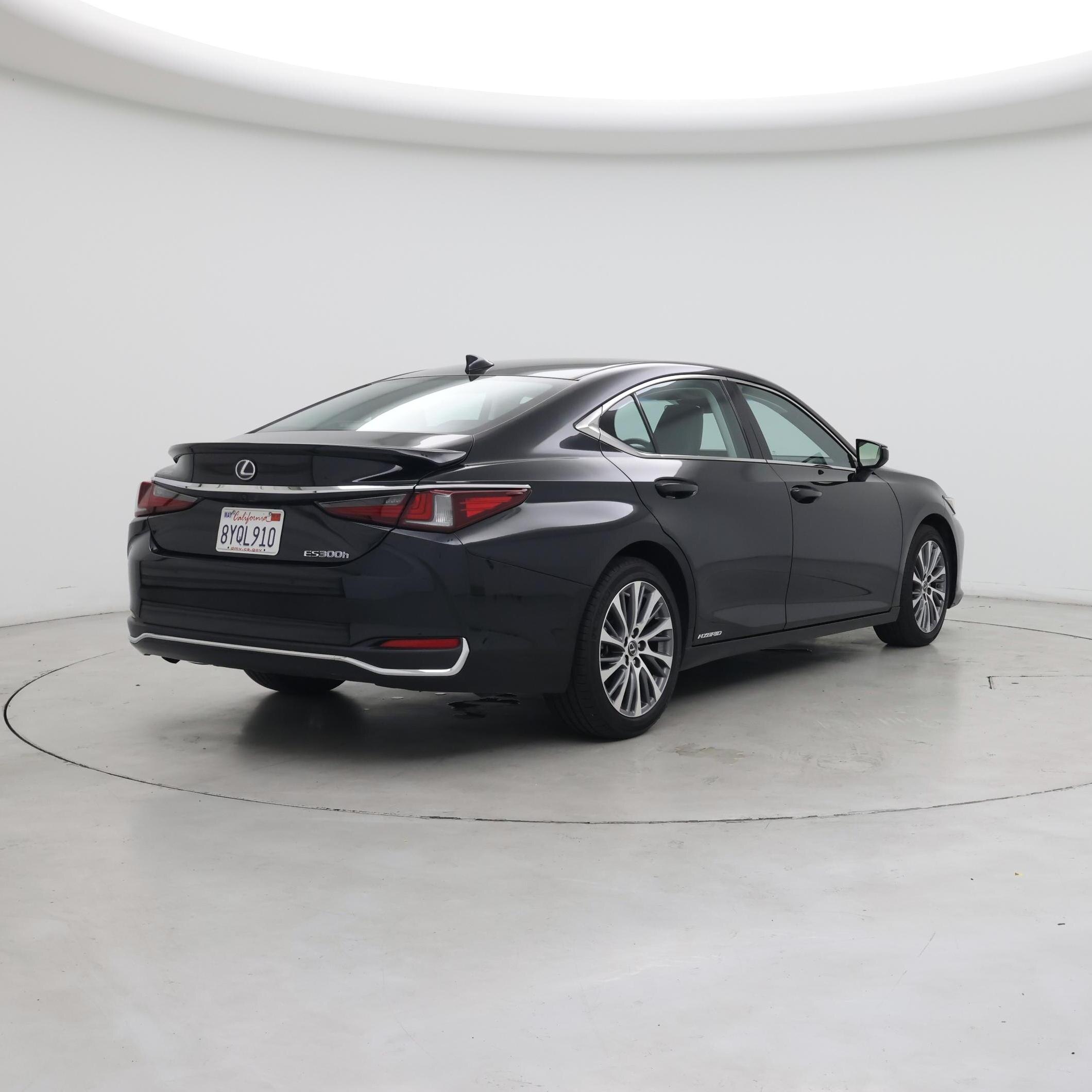 Thumbnail: 2021 Lexus ES - 8