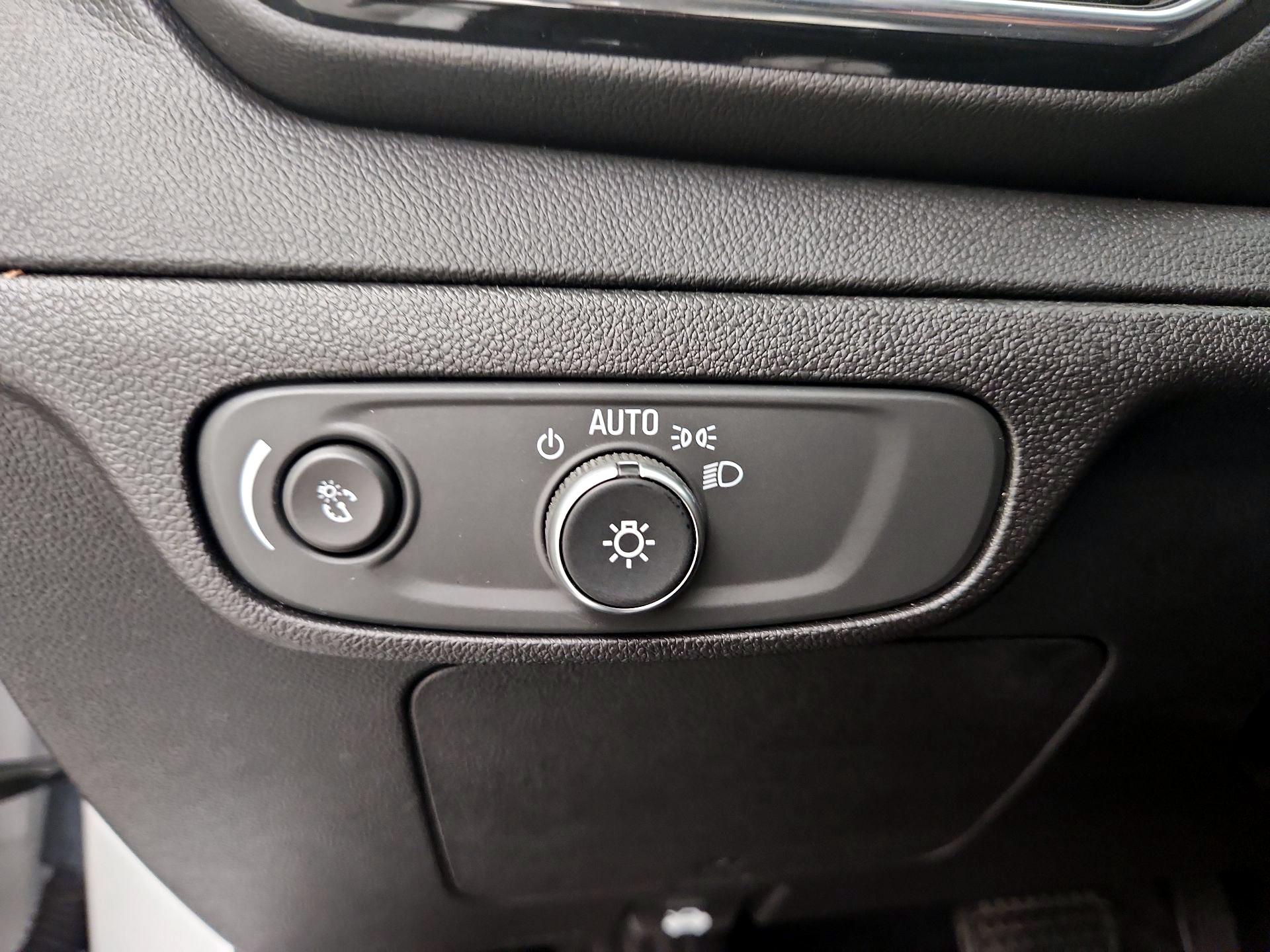 Thumbnail: 2023 Chevrolet Bolt EUV - 13