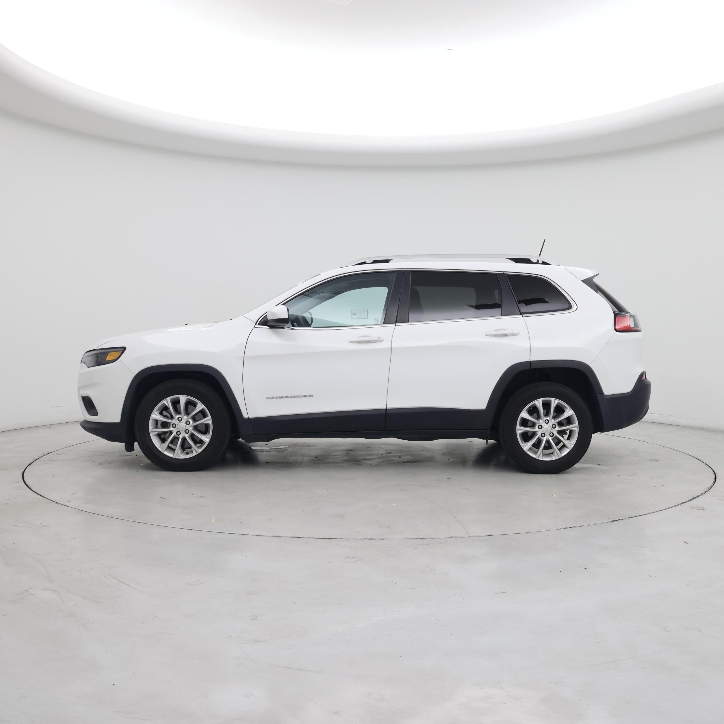 Thumbnail: 2019 Jeep Cherokee - 3