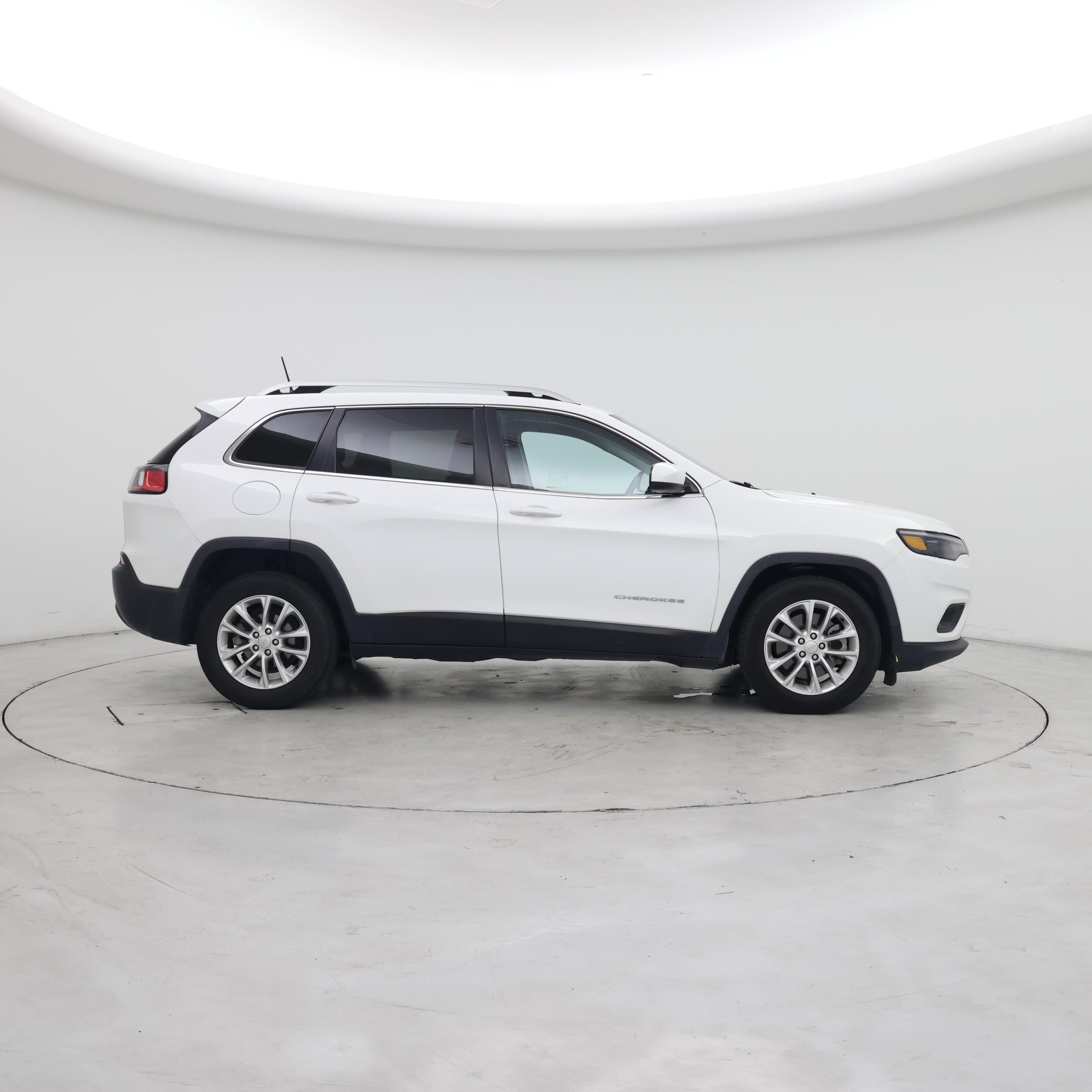 Thumbnail: 2019 Jeep Cherokee - 7