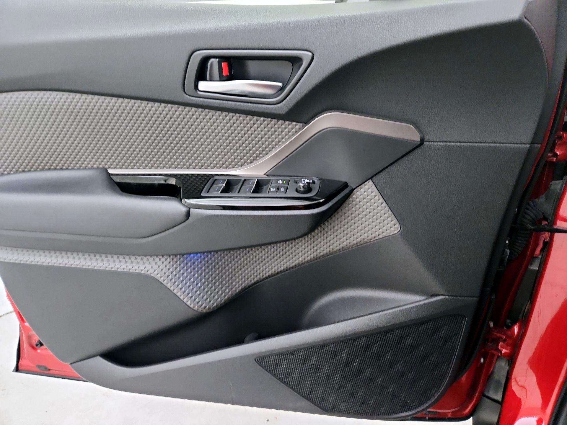Thumbnail: 2021 Toyota C-HR - 12