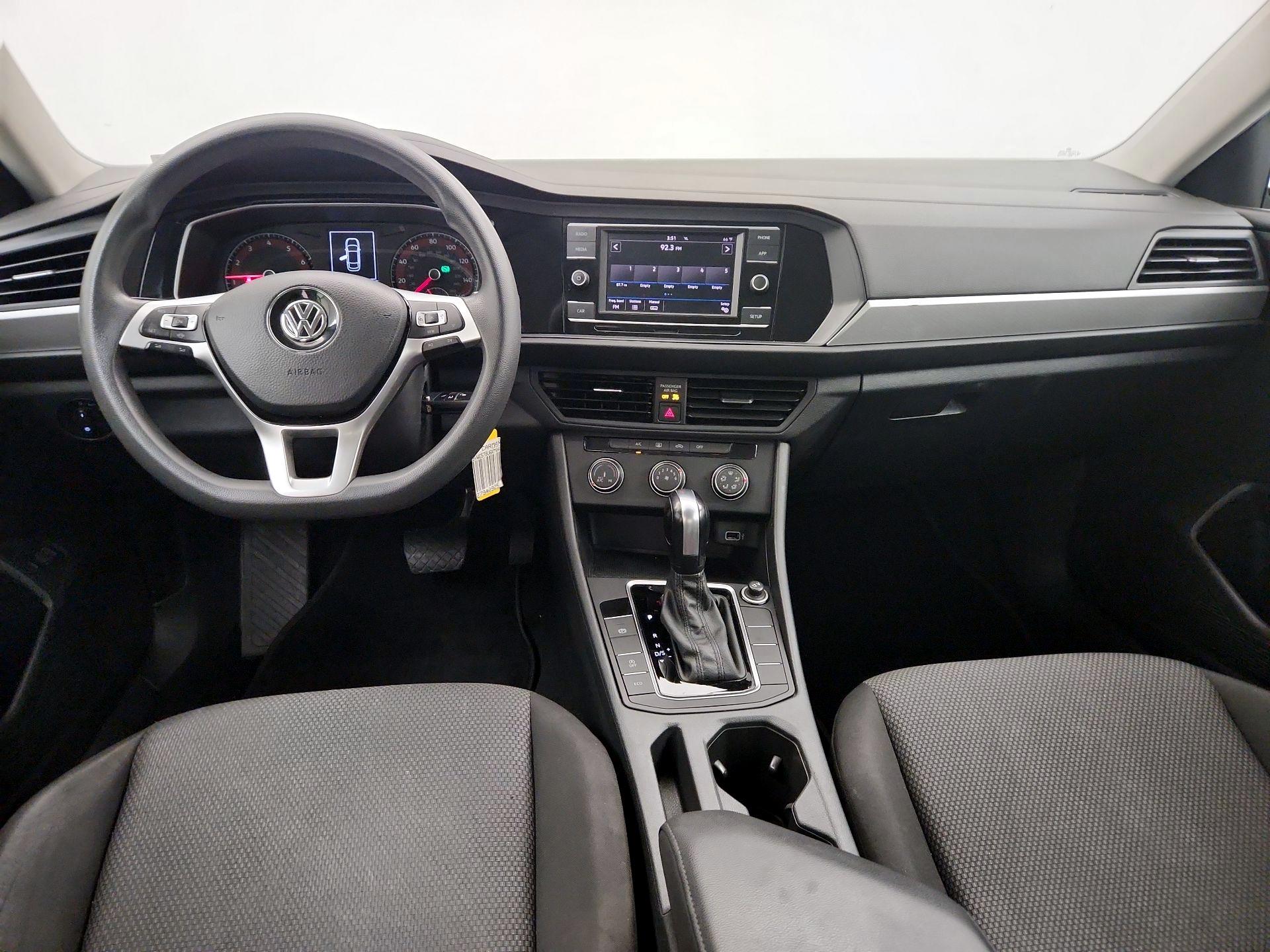 Thumbnail: 2019 Volkswagen Jetta - 9