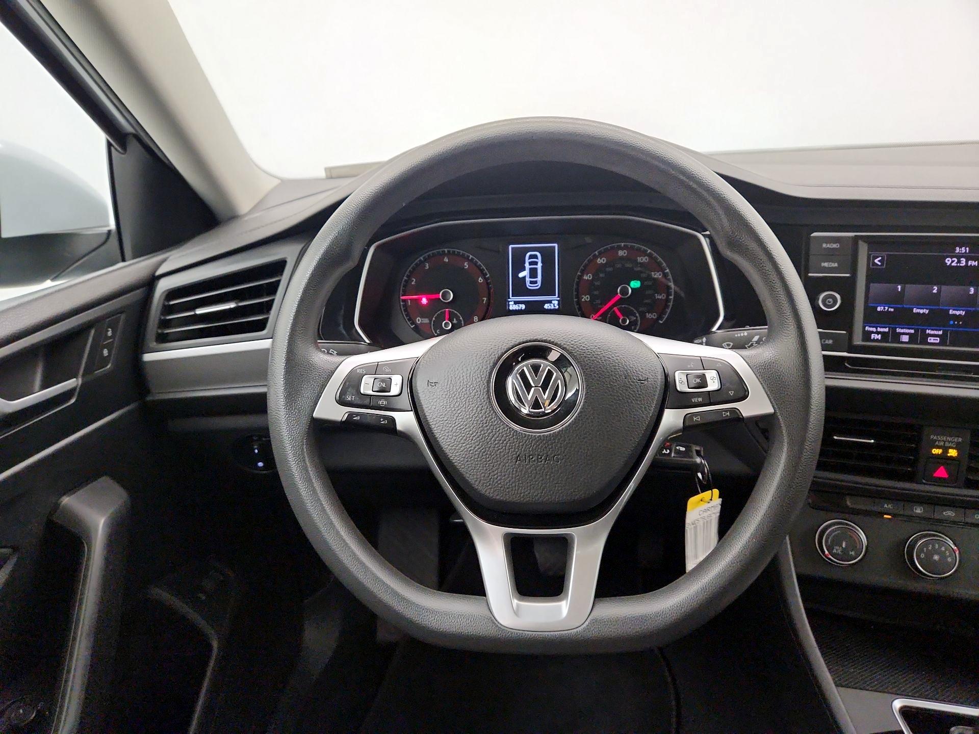 Thumbnail: 2019 Volkswagen Jetta - 10