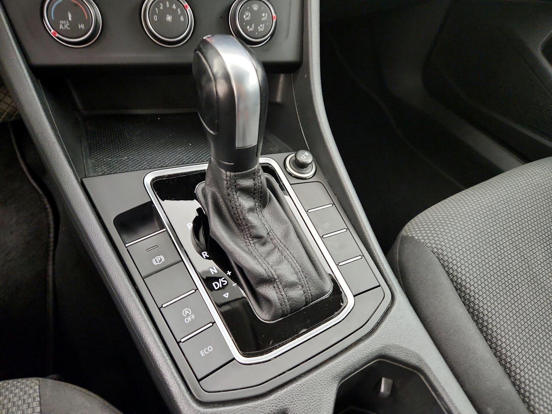 Thumbnail: 2019 Volkswagen Jetta - 17