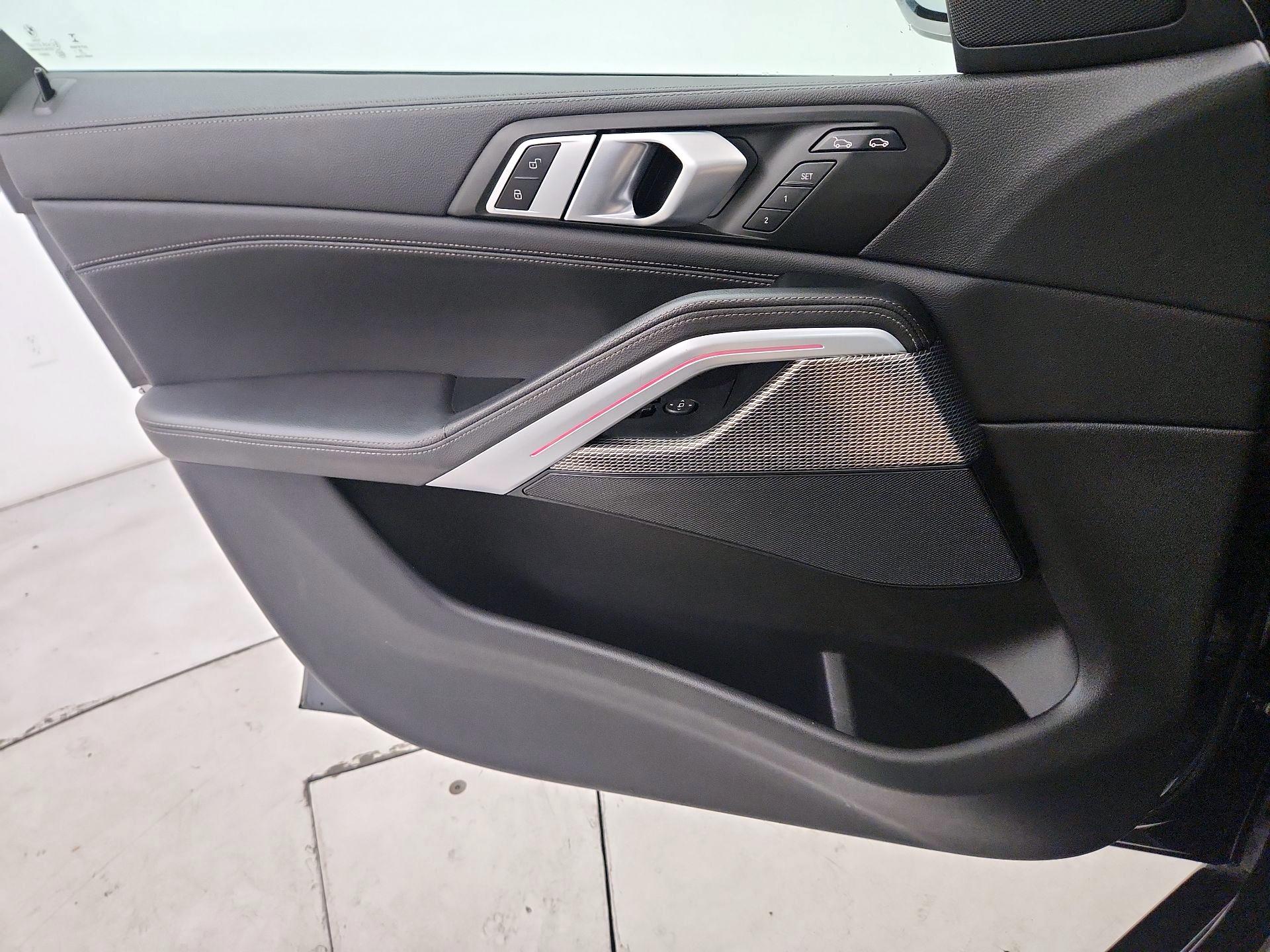 Thumbnail: 2021 BMW X6 - 12