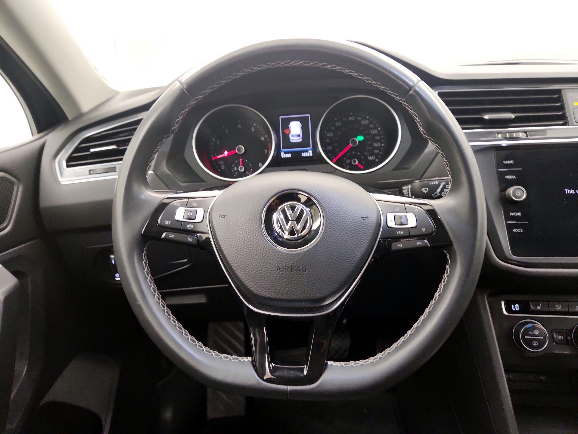 Thumbnail: 2021 Volkswagen Tiguan - 10
