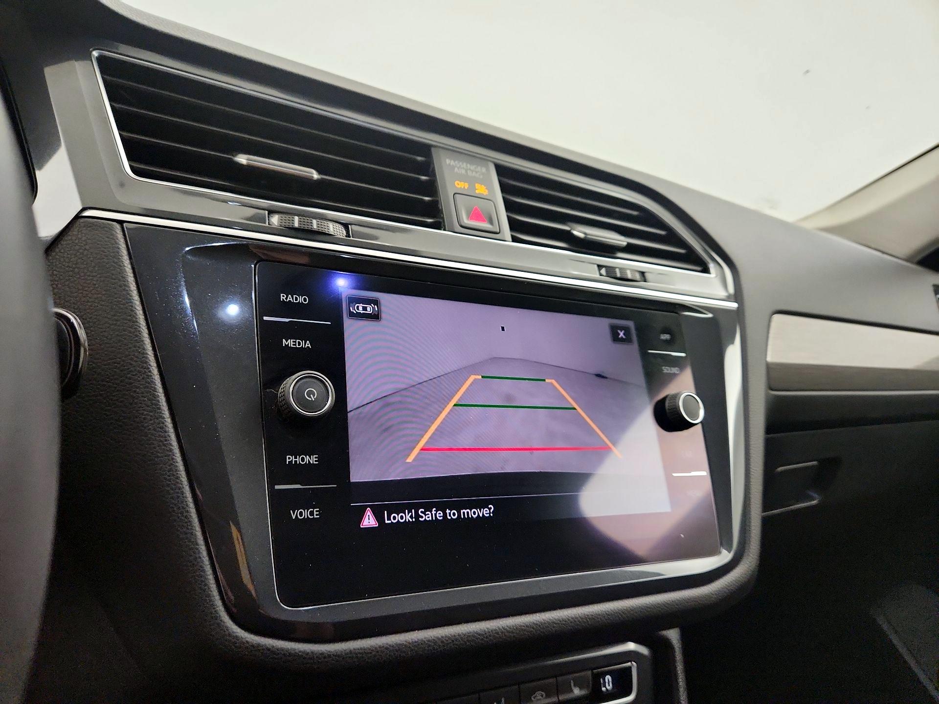 Thumbnail: 2021 Volkswagen Tiguan - 14