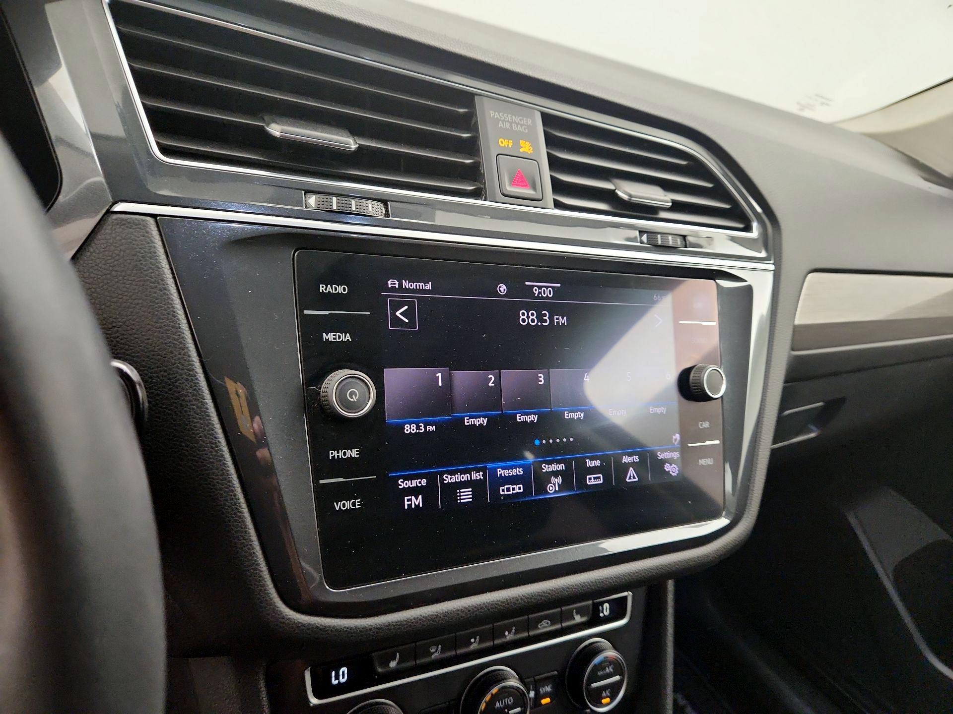 Thumbnail: 2021 Volkswagen Tiguan - 15