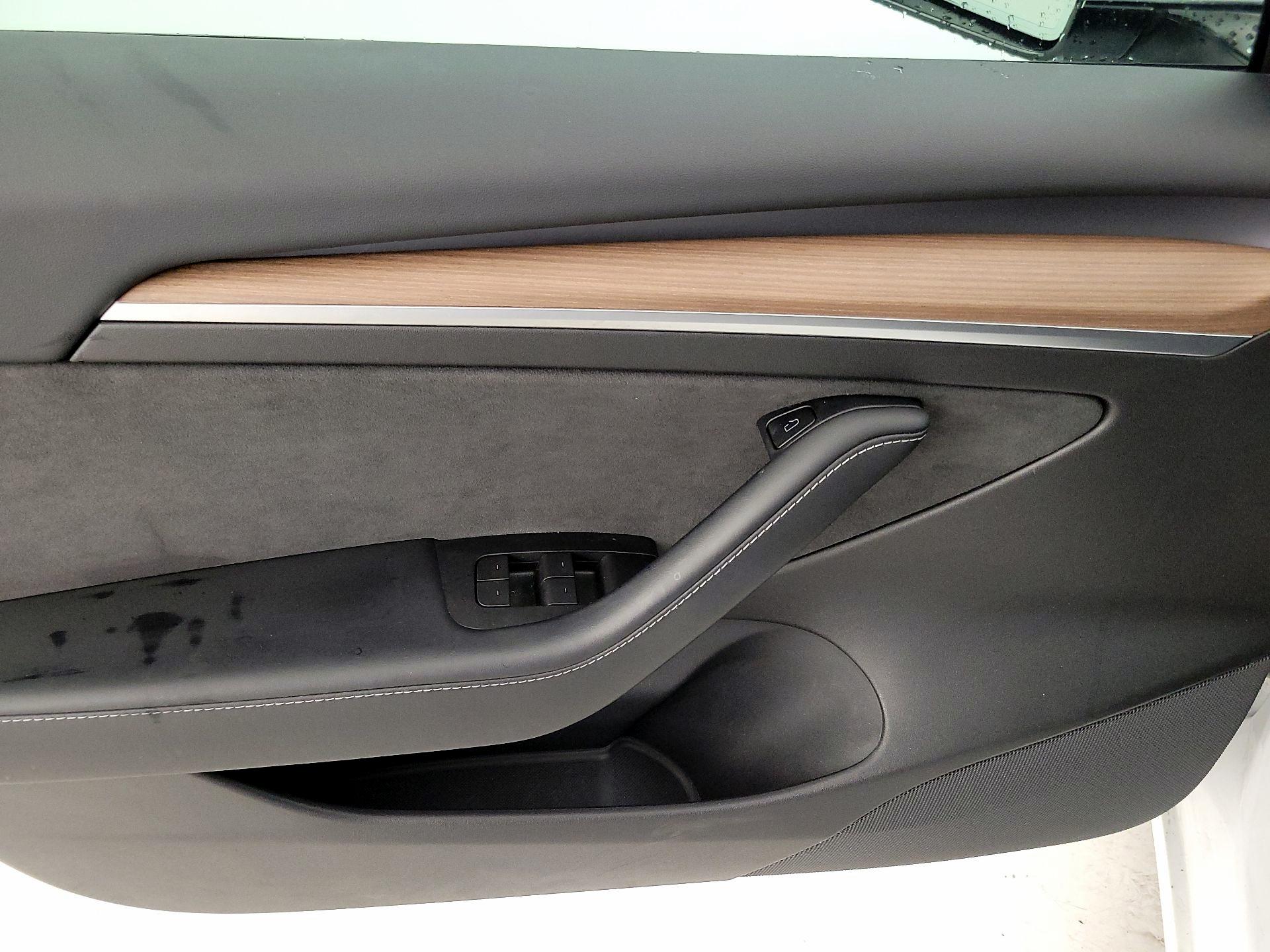 Thumbnail: 2021 Tesla Model 3 - 12