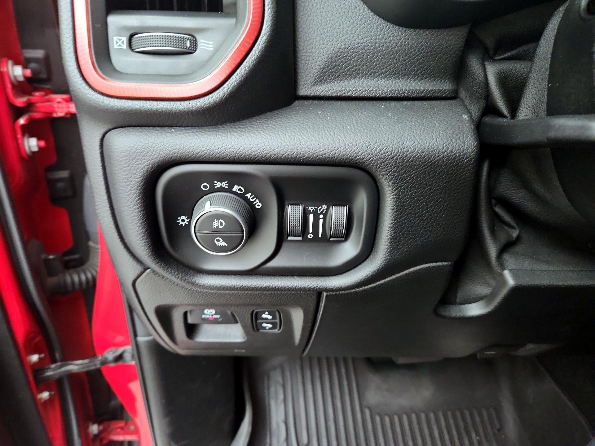 Thumbnail: 2019 RAM 1500 - 13