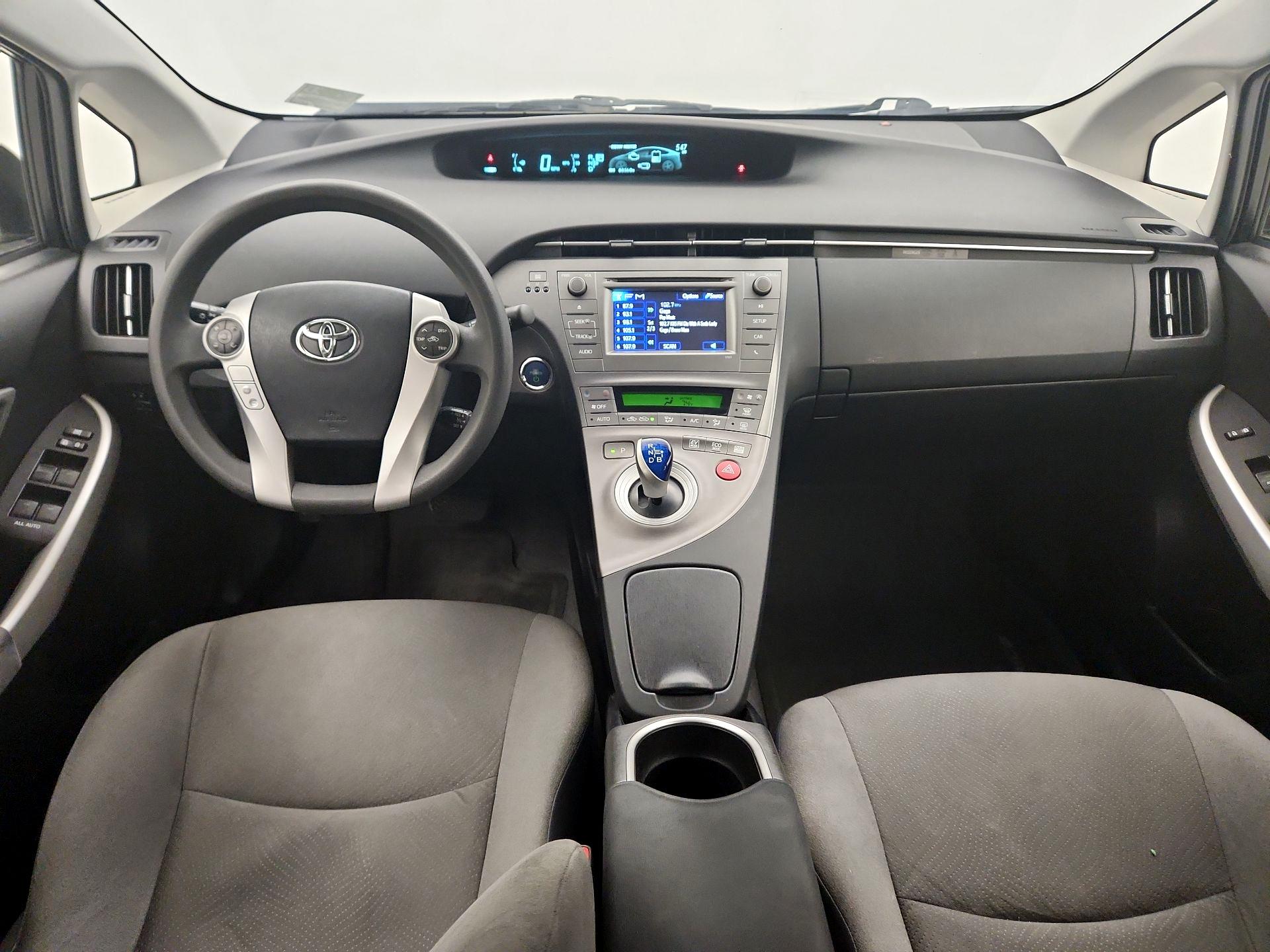 Thumbnail: 2015 Toyota Prius - 9